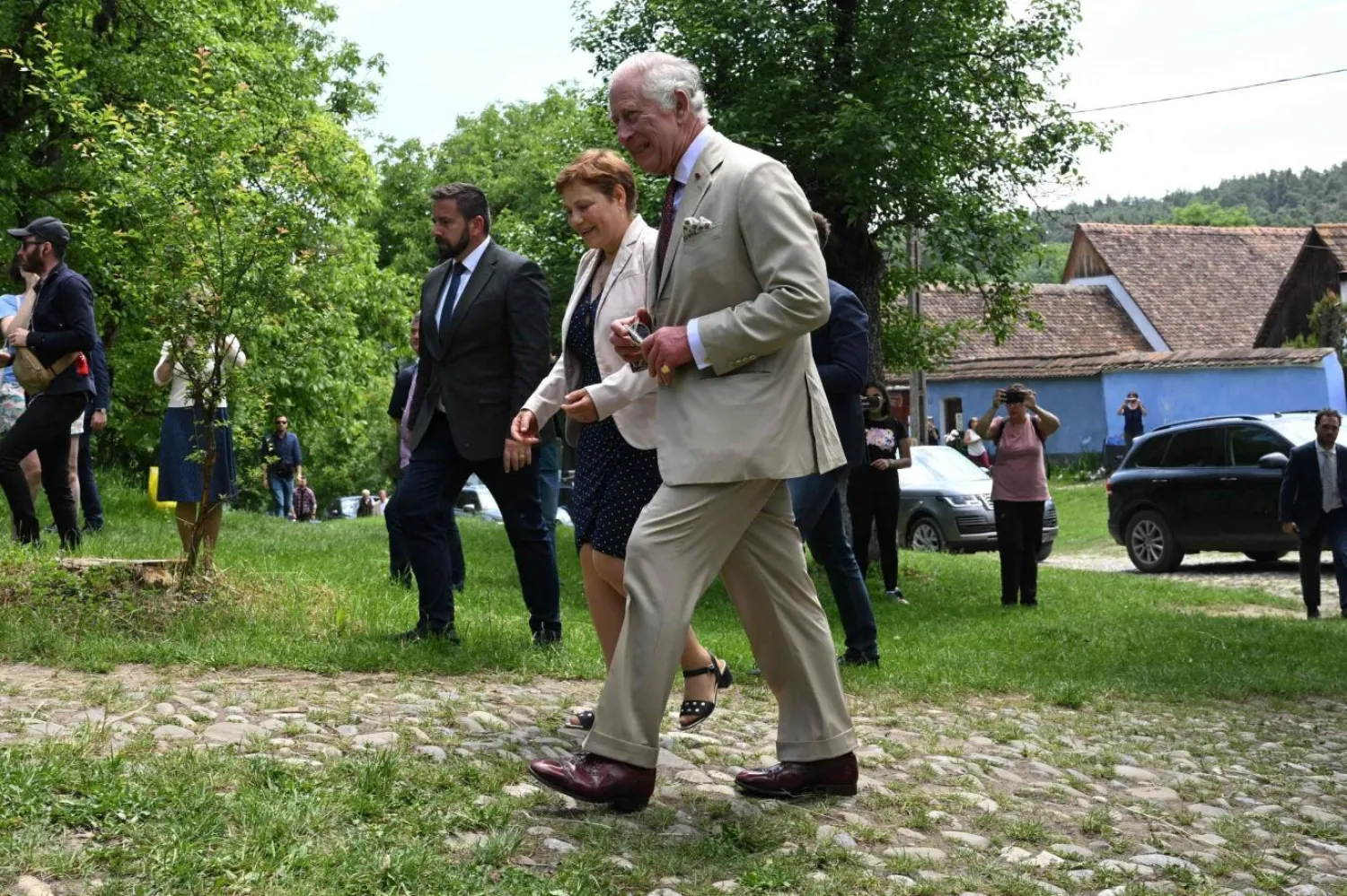 Mihai Eminescu Vakfı Başkanı Caroline Fernolend, ülkeye yaptığı yardımlardan dolayı Charles'a minnettar olan Romanyalılar arasında (AFP/Arşiv)