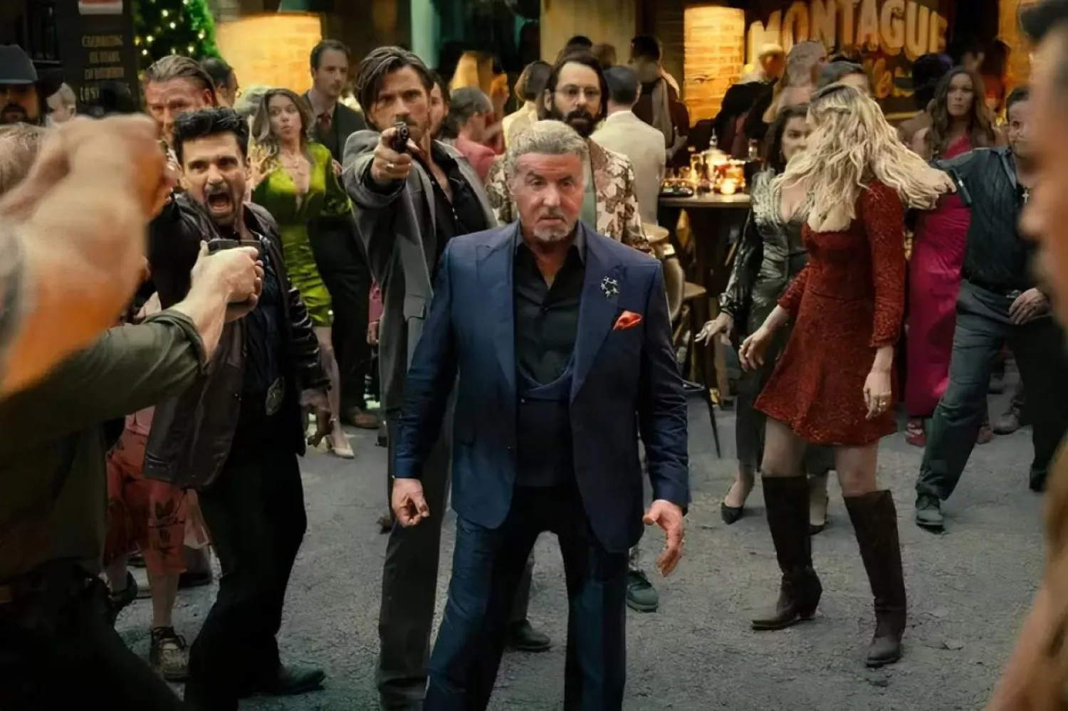 Kariyeri 50 yıldan uzun bir süreye yayılan 79 yaşındaki Sylvester Stallone'un oynadığı filmler dünya çapında 7,5 milyar doların üzerinde hasılat elde etti (Paramount)