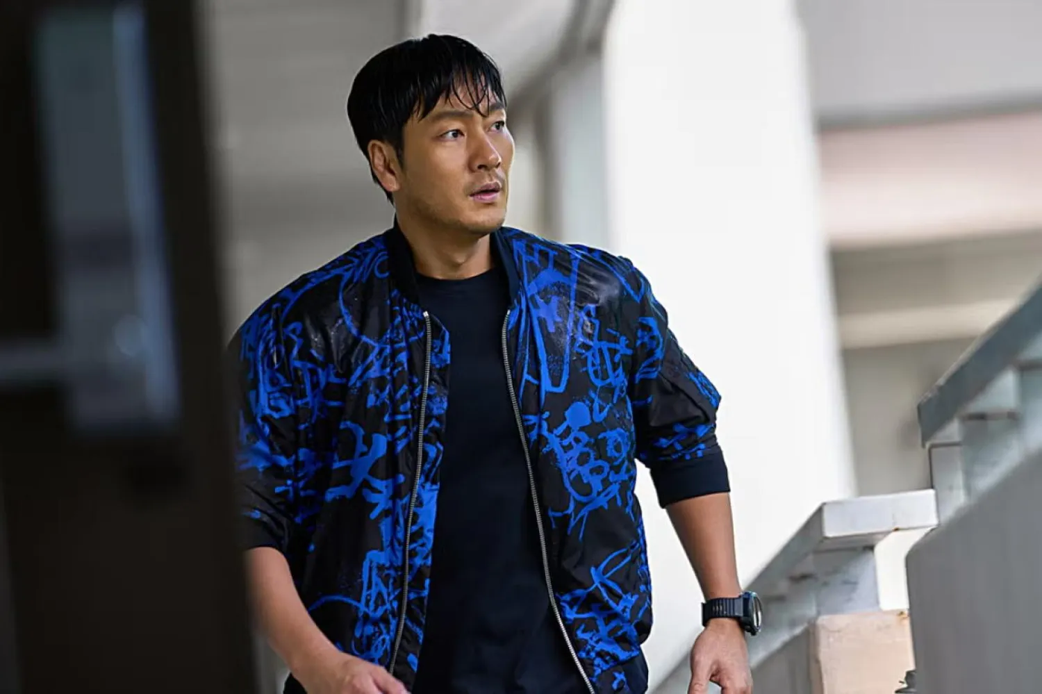 Netflix dizisi Karma'da da başrol oynayan 43 yaşındaki Park Hae-soo, en çok Squid Game'in ilk sezonunda canlandırdığı Cho Sang-woo karakteriyle tanınıyor (Netflix)