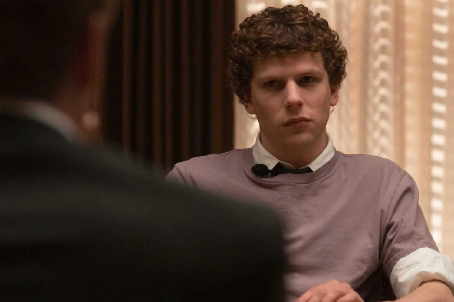 Jesse Eisenberg, Sosyal Ağ'da Mark Zuckerberg'ü canlandırmıştı (Columbia)