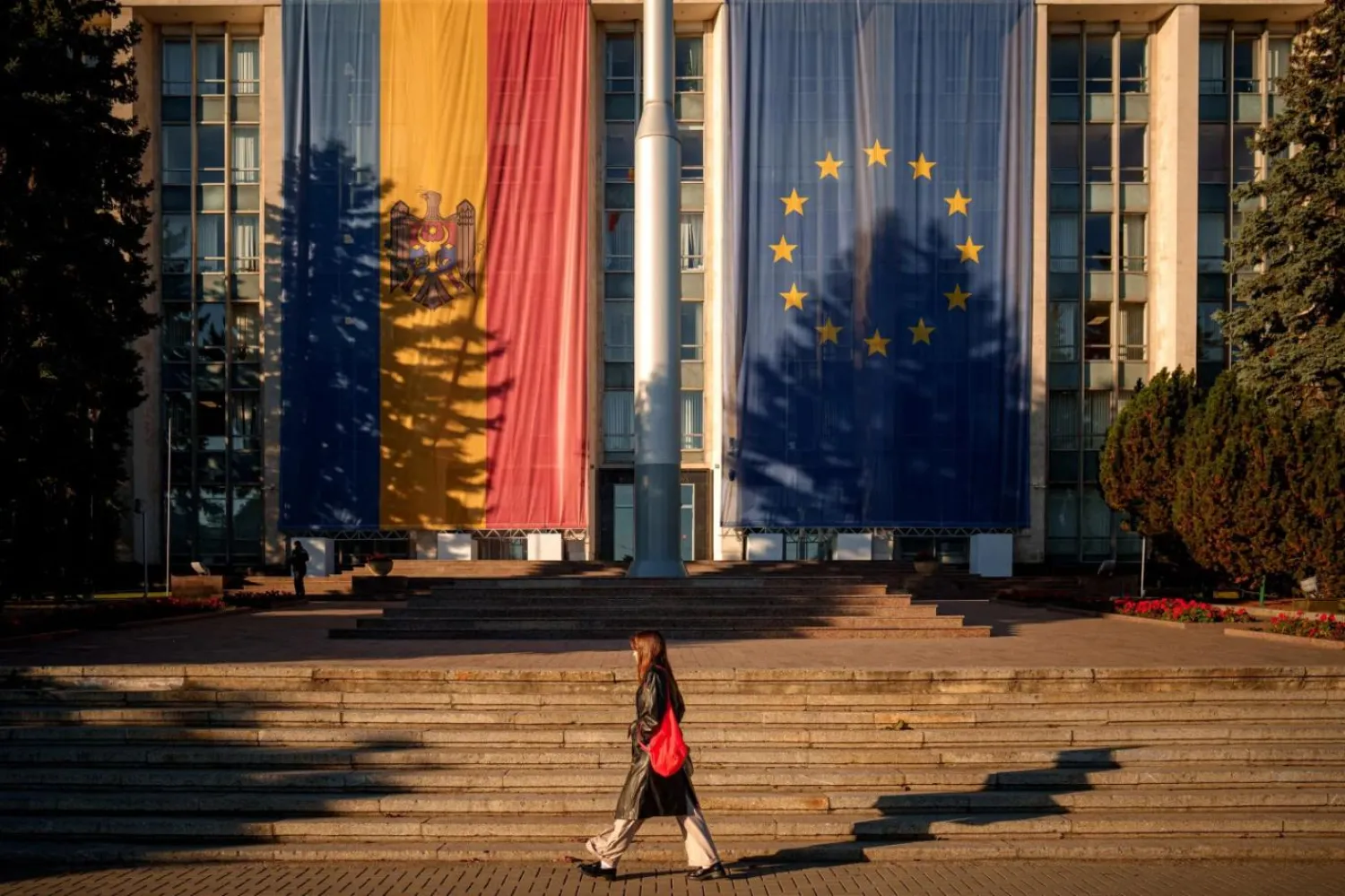 Moldova, 2022'de Ukrayna'yla birlikte AB üyeliği sürecinde "aday ülke" statüsü almıştı (AP)
