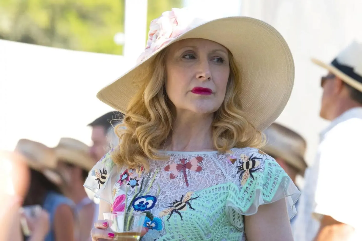 Patricia Clarkson, Gillian Flynn'in rahatsız edici romanından uyarlanan HBO dizisi Sharp Objects'te Adora karakterini canlandırmıştı (HBO)