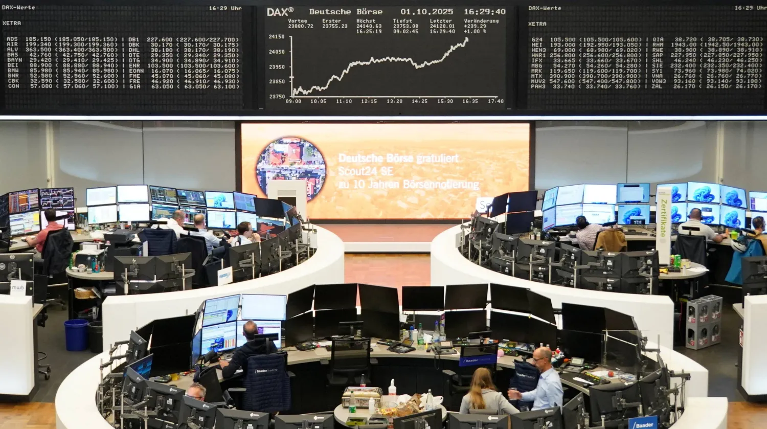 رسم بياني لمؤشر أسعار الأسهم الألماني «داكس» في بورصة فرانكفورت (رويترز)