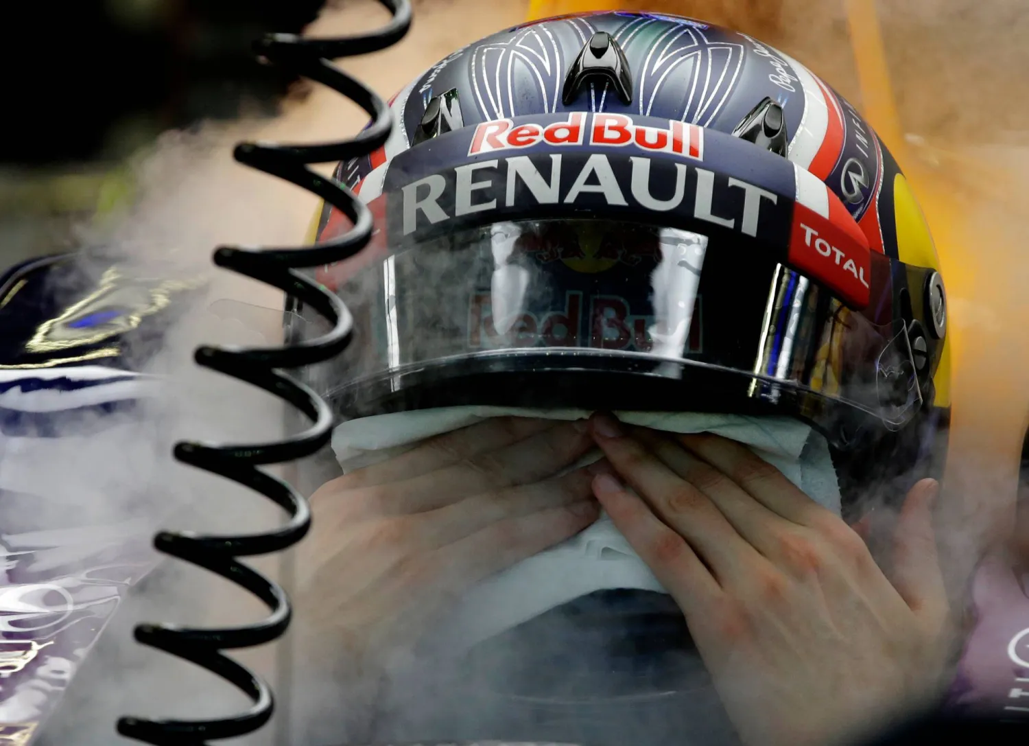 السباق سيُعرّض السائقين لدرجات حرارة مرتفعة تصل إلى 50 درجة مئوية (أ.ب)