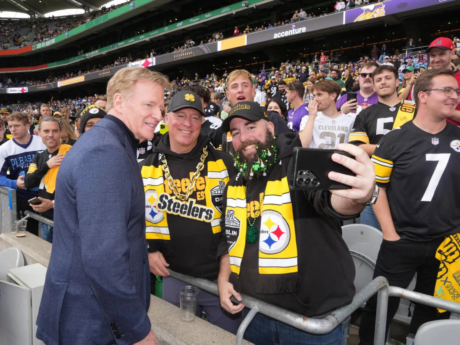 روجر جوديل خلال مباراة في دبلين الآيرلندية (رويترز) 