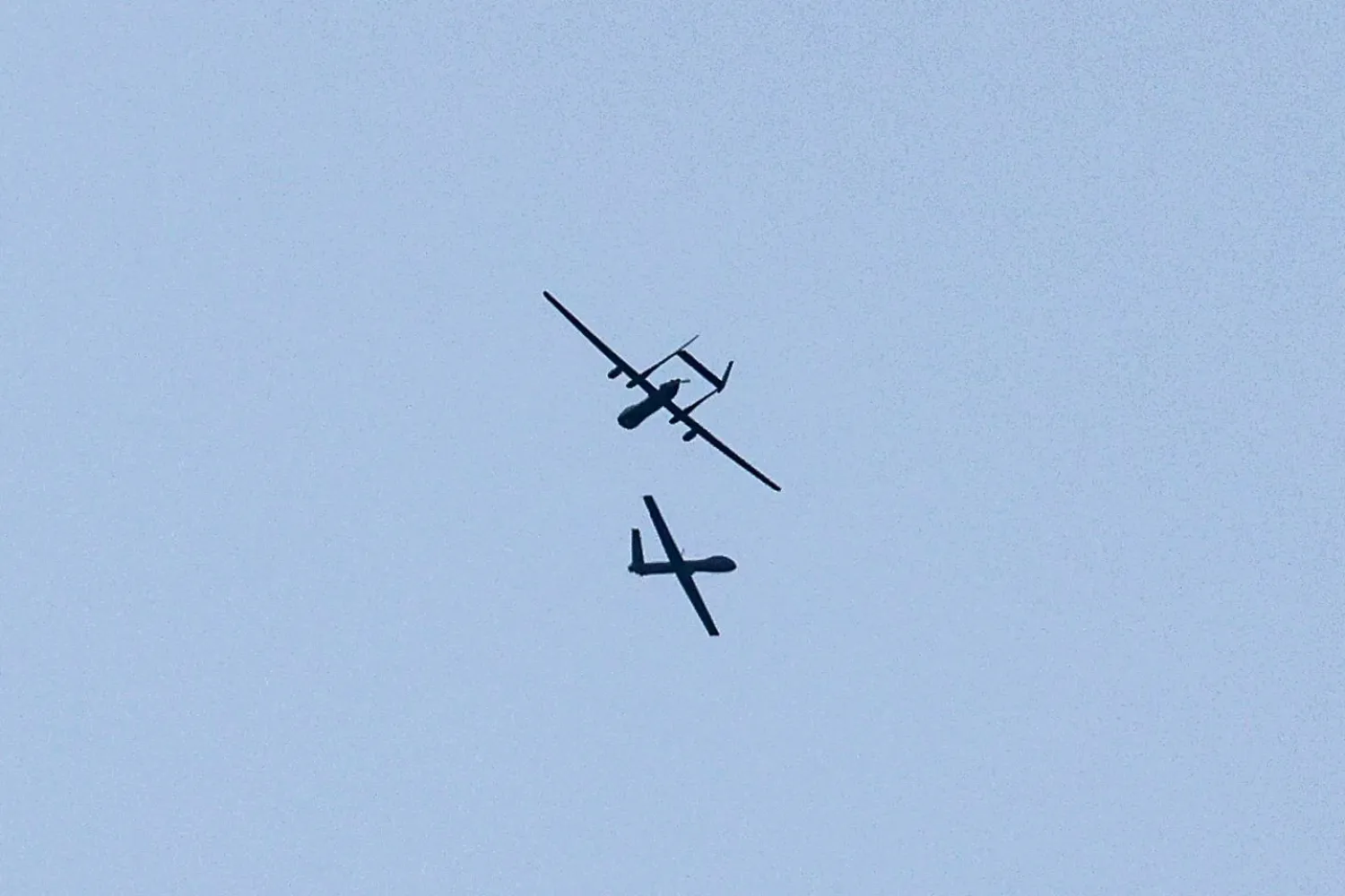 مسيرات تحلق فوق قطاع غزة (أرشيفية - أ.ف.ب)