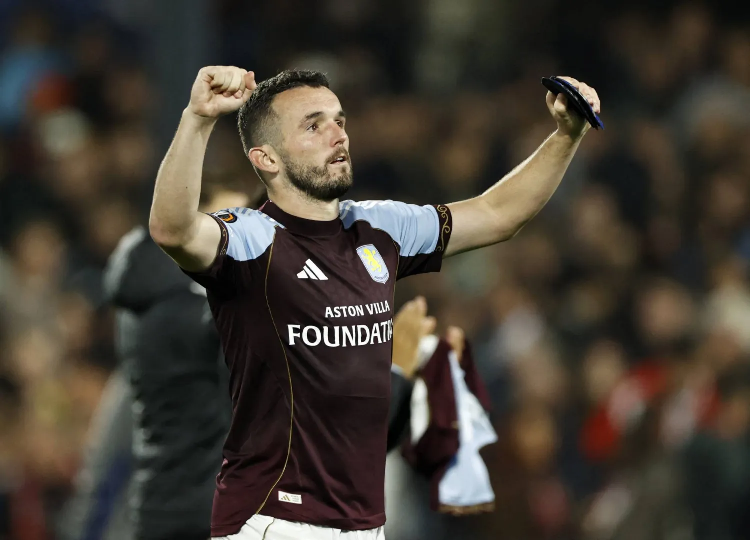 جون ماكغين قائد أستون فيلا (رويترز)