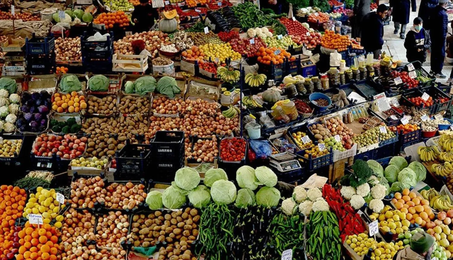 أسعار المواد الغذائية كانت العامل الرئيسي في قفزة التضخم في سبتمبر (إعلام تركي)