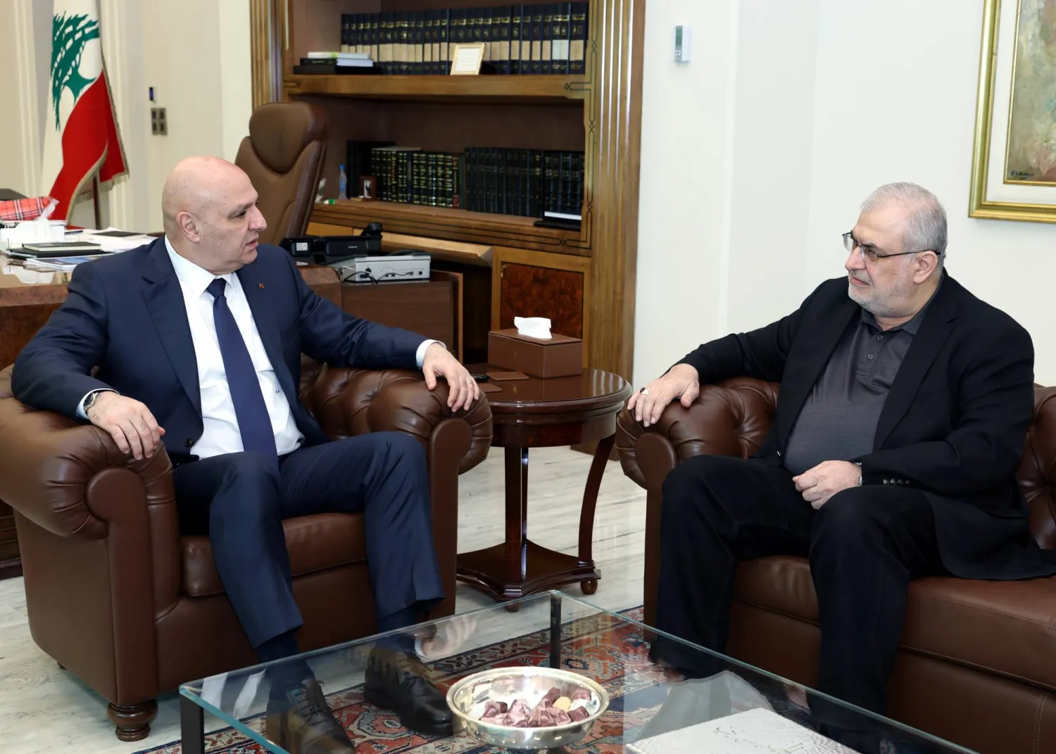 الرئيس جوزيف عون مستقبلاً رئيس كتلة «حزب الله» النائب محمد رعد (الرئاسة اللبنانية)