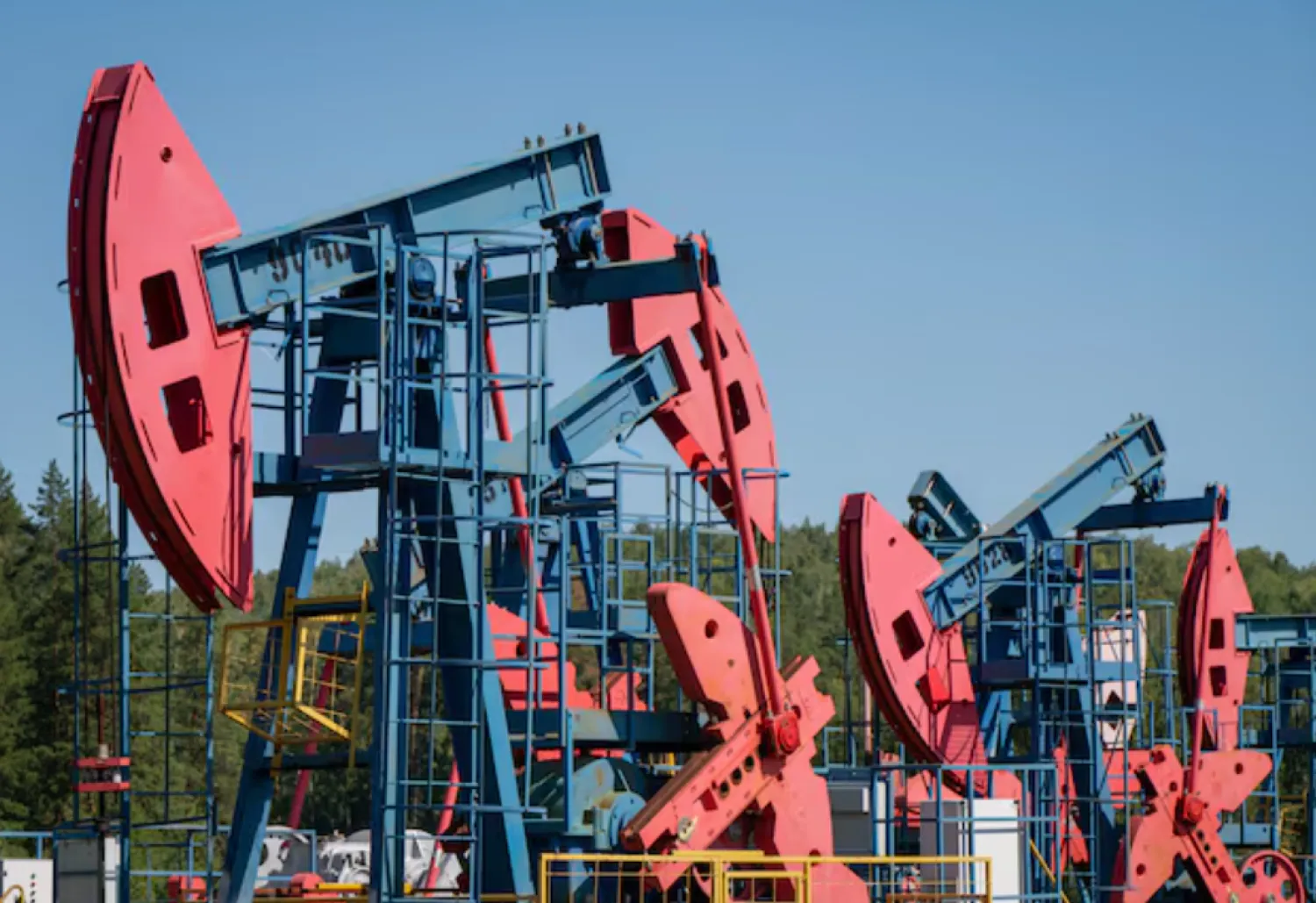 A view shows oil pump jacks outside Almetyevsk, in the Republic of Tatarstan, Russia July 14, 2025. REUTERS/Stringer 