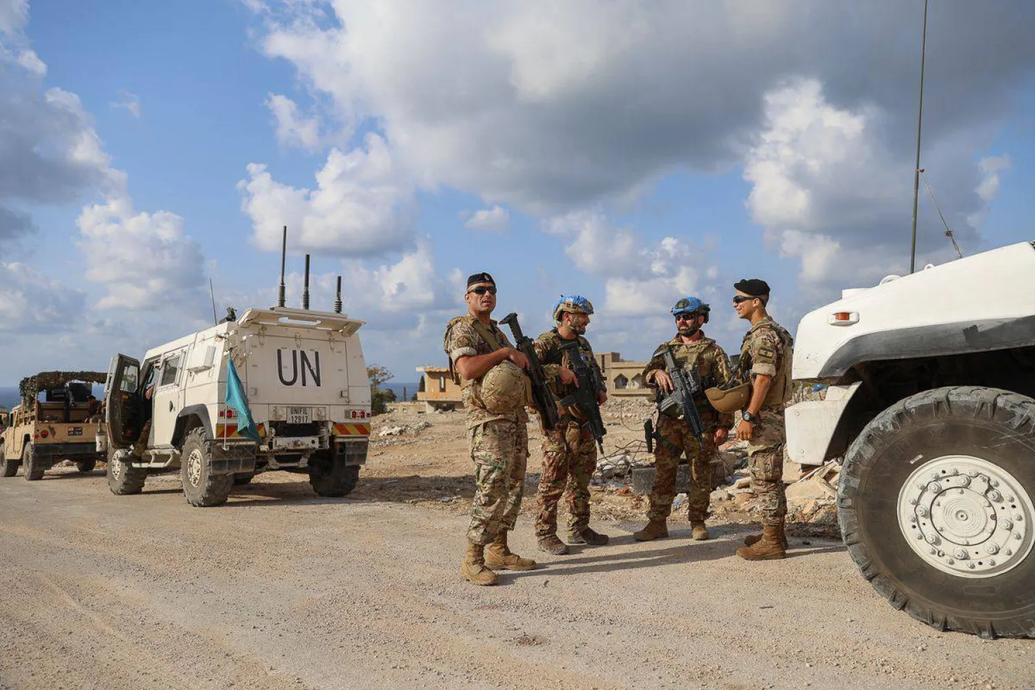 جنود من قوة حفظ السلام التابعة للأمم المتحدة بجنوب لبنان (اليونيفيل)