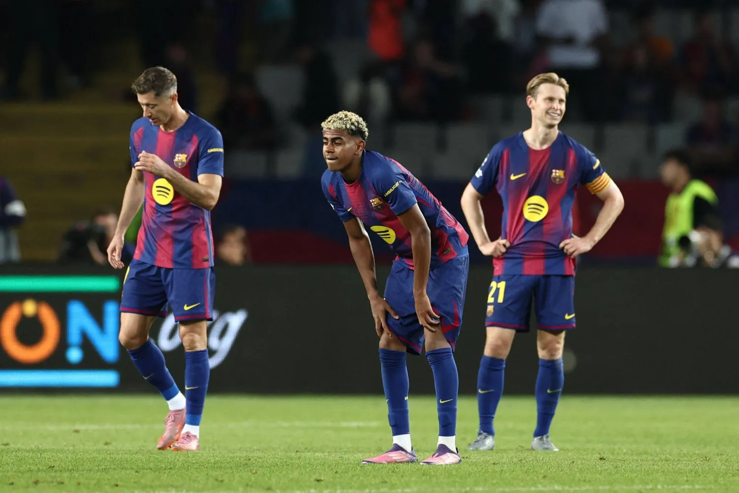 يسعى برشلونة للحفاظ على صدارة الدوري المحلي بعد الهزيمة أمام سان جيرمان في دوري الأبطال (أ.ف.ب)