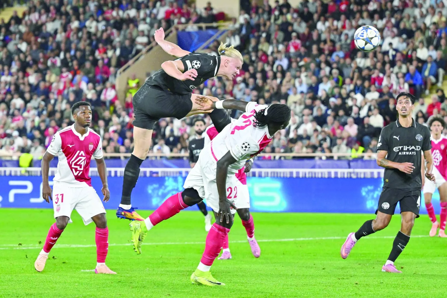 
رغم هدفي هالاند الرائعين لم يستطع مانشستر سيتي أن يحقق الفوز على موناكو (أ.ب)