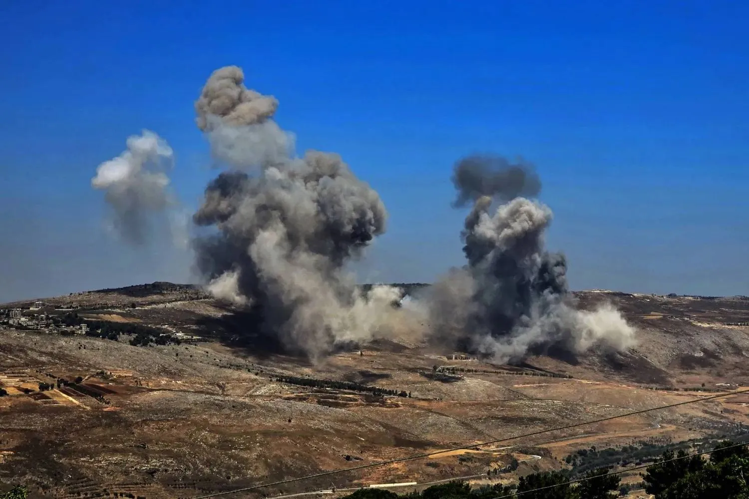 Smoke rises after Israeli airstrikes in southern Lebanon (DPA)