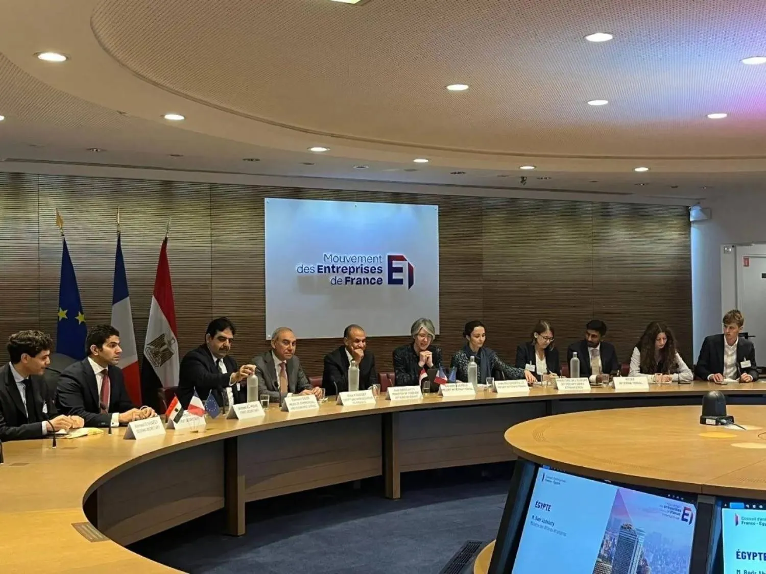  Egyptian Foreign Minister meets with representatives of major French companies and investment funds (Egyptian Foreign Ministry). 