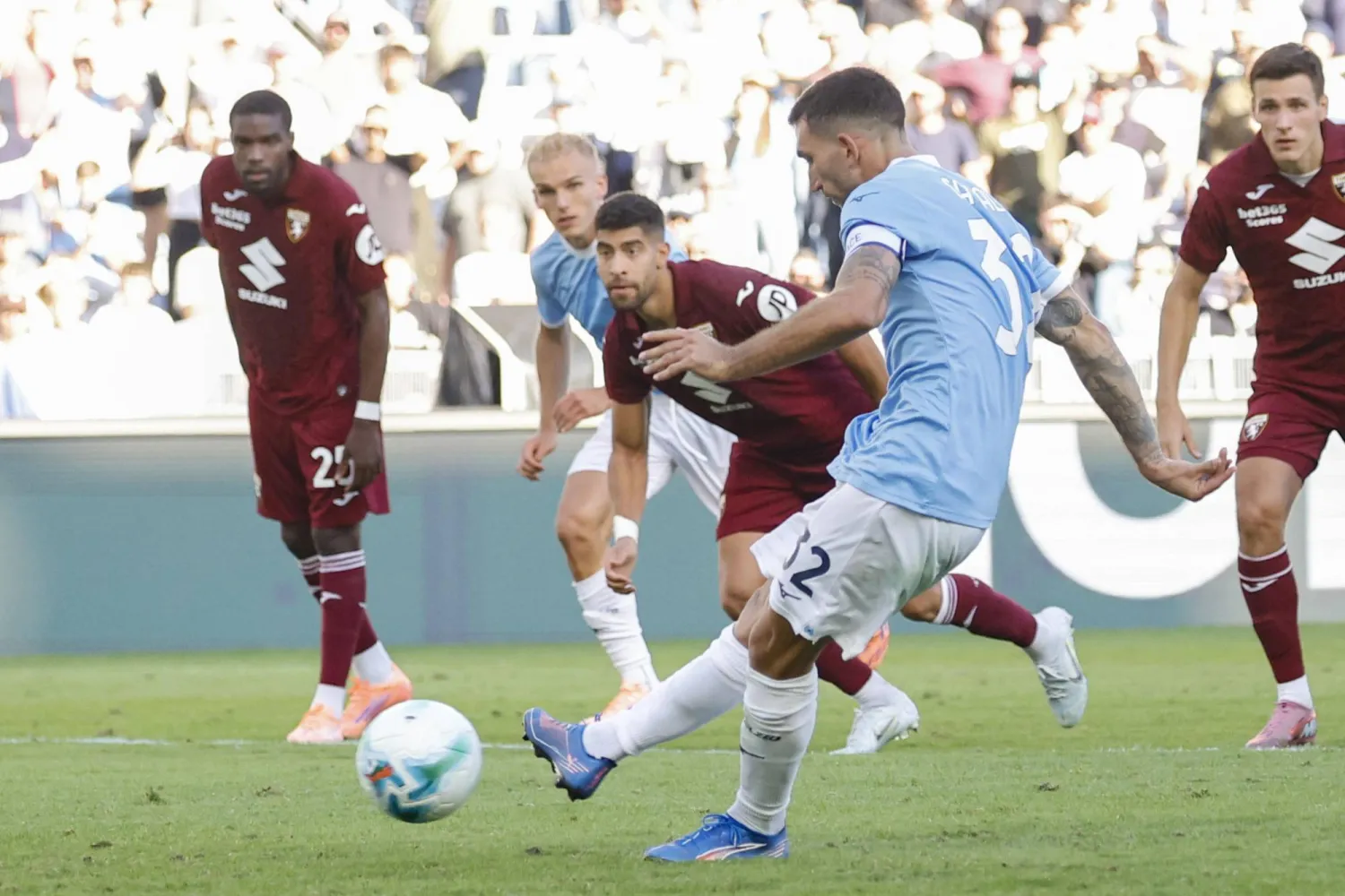 التعادل حكم مواجهة لاتسيو مع ضيفه تورينو (إ.ب.أ)