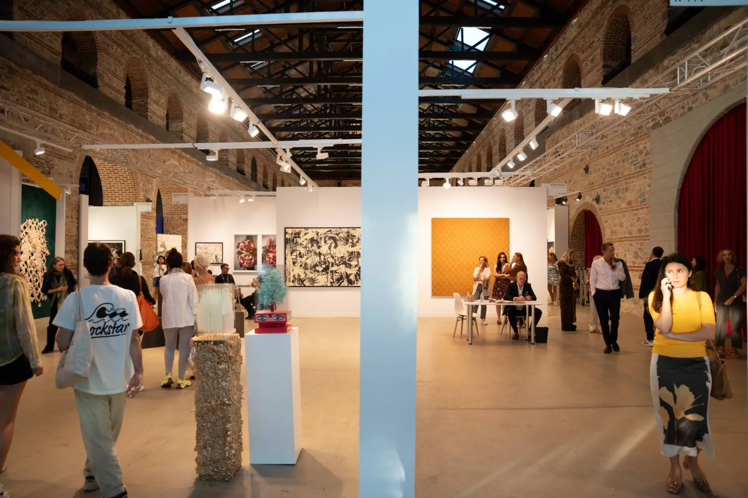 جانب من معرض إسطنبول للفن المعاصر (الشرق الأوسط)