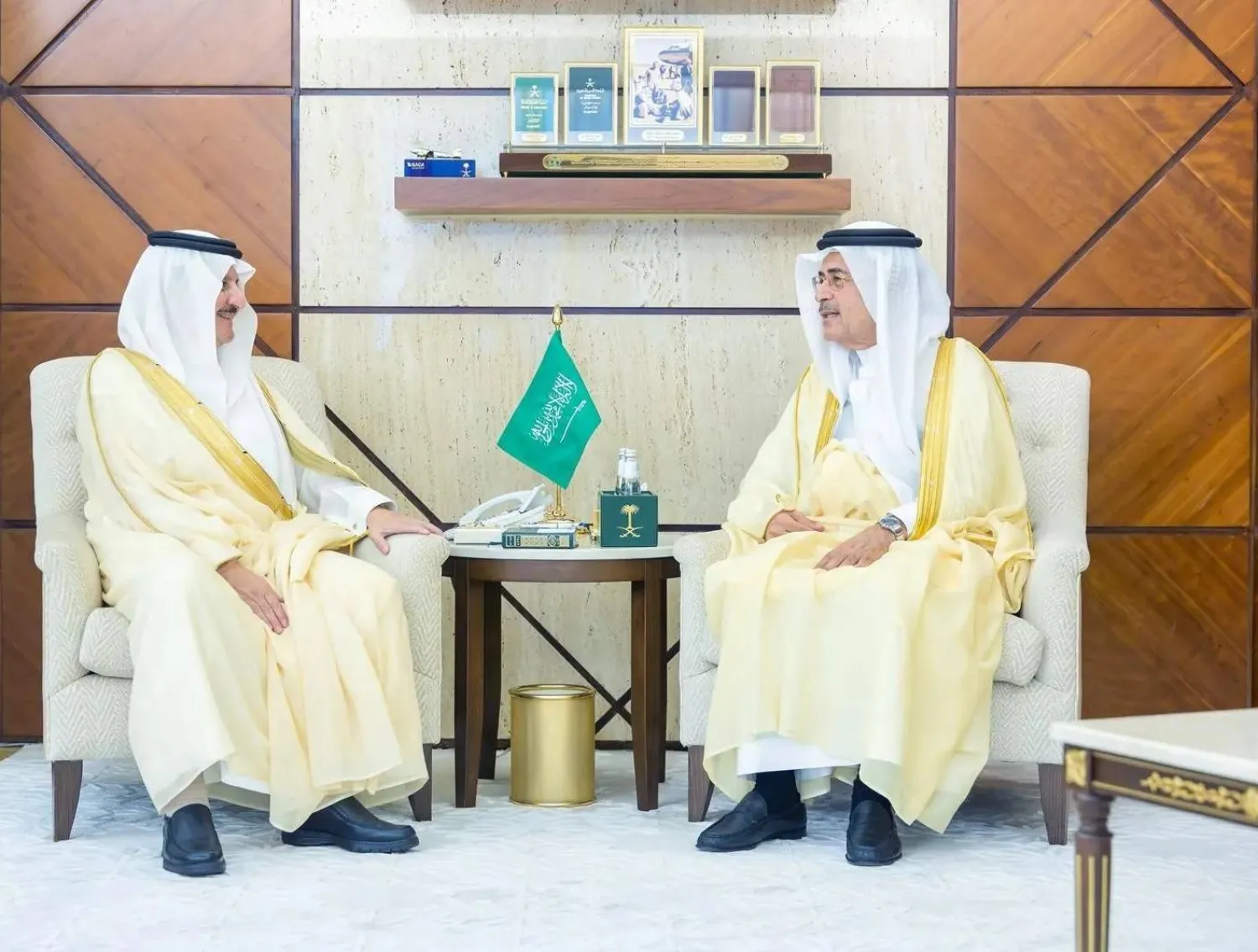 الأمير سعود بن نايف بن عبد العزيز والمهندس أمين الناصر (واس)