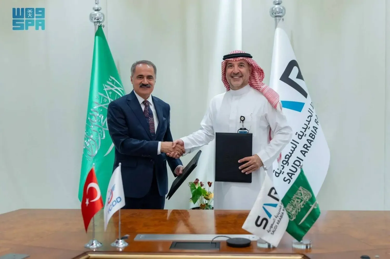 Saudi Arabia Railways signed a Memorandum of Understanding with Türkiye’s TCDD. (SPA) 