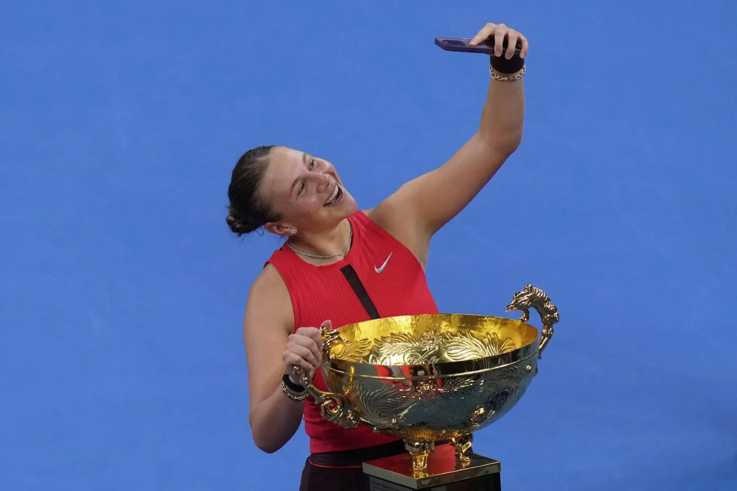 الأميركية أماندا أنيسيموفا (أ.ب)