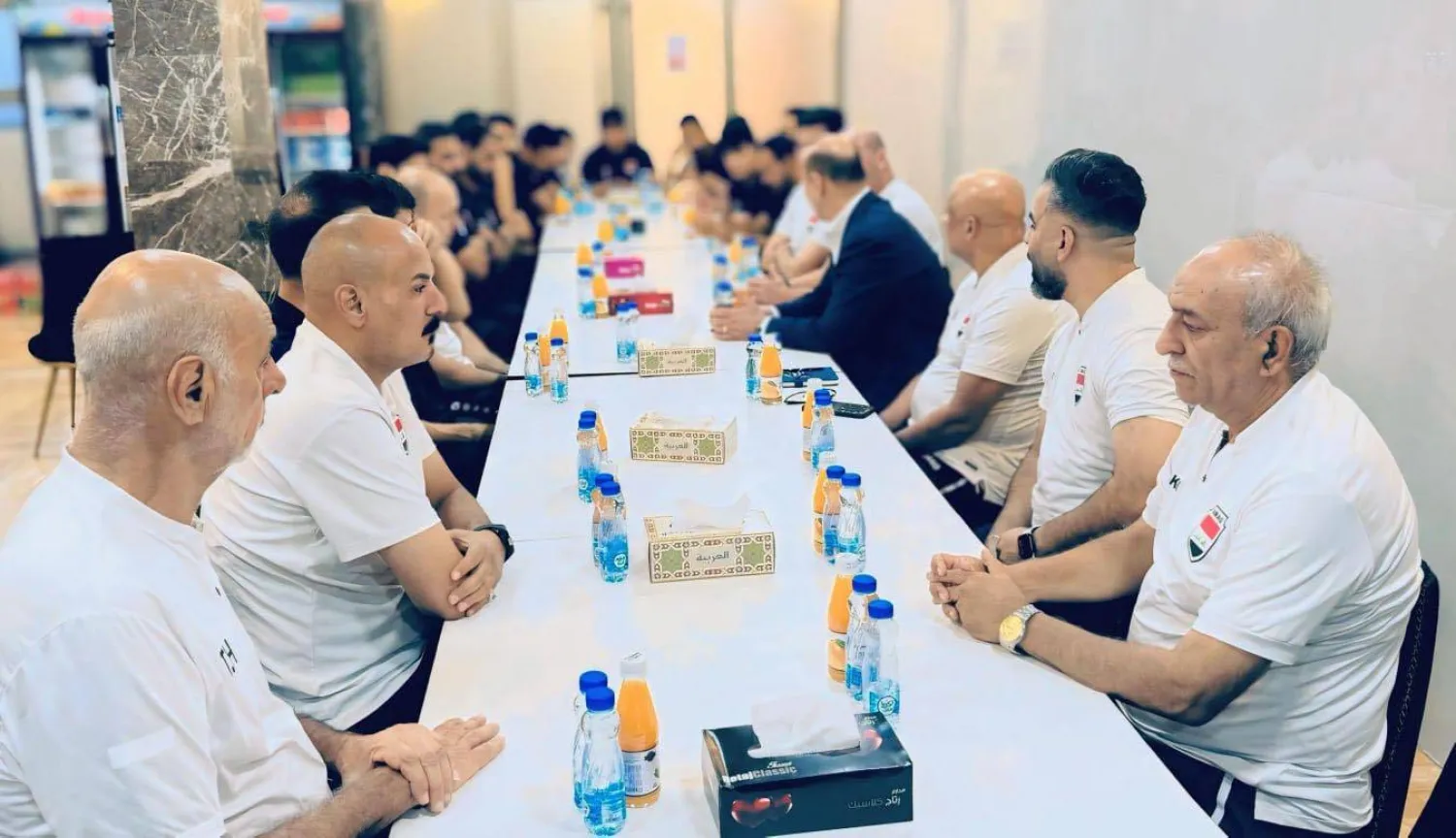 الموظفون في الاتحاد العراقي لكرة القدم خلال مناسبة العزاء (الاتحاد العراقي)