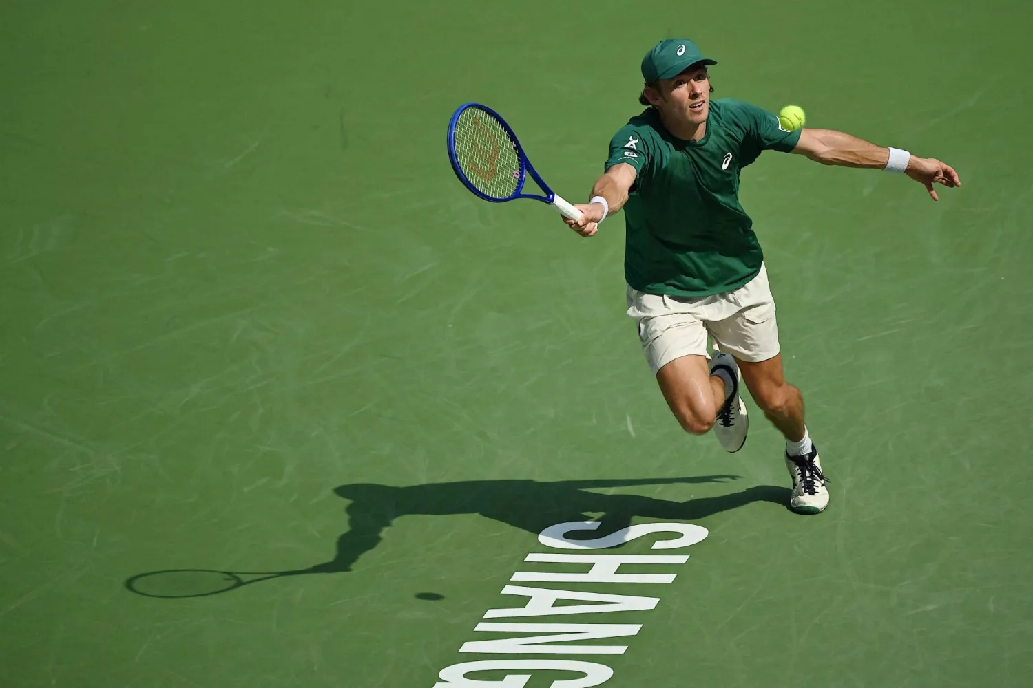 أليكس دي مينور (أ.ف.ب)