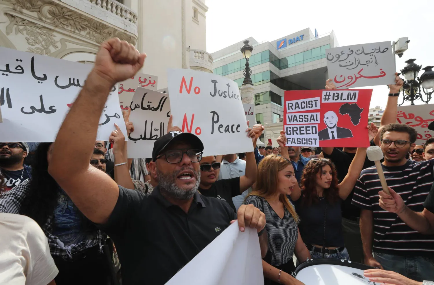 من تظاهرة سابقة نظمها حقوقيون في العاصمة ضد ما عدوه تضييقاً على حرية التعبير (إ.ب.أ)