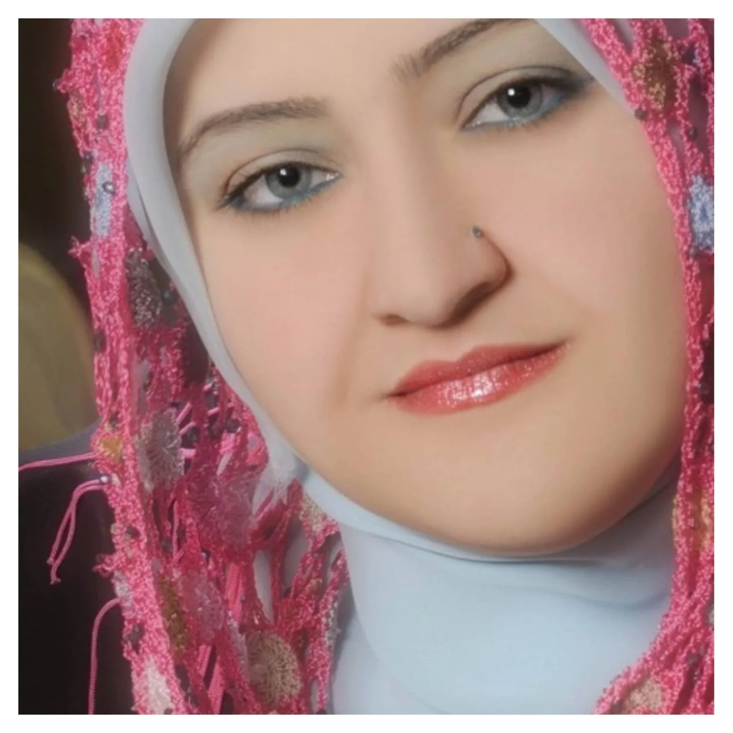 روايات سناء شعلان تُنقّب في أسئلة الهوية والحبّ والمستقبل (حسابها الشخصي)