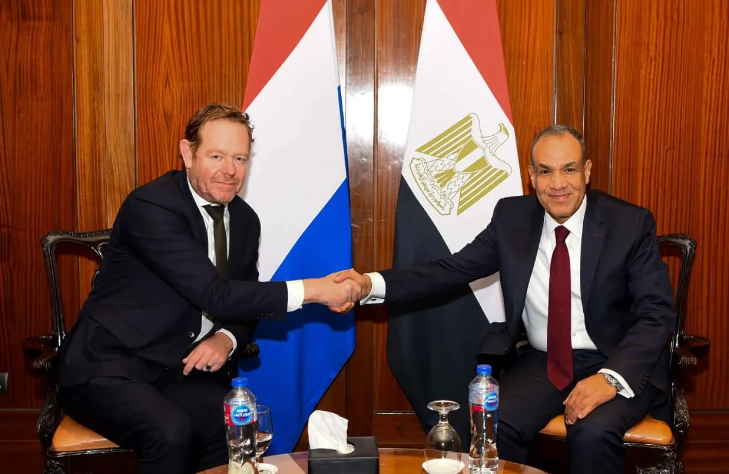 وزير الخارجية المصري يجدد رفض بلاده إجراءات إثيوبيا الأحادية خلال لقاء وزير الخارجية الهولندي (الخارجية المصرية)