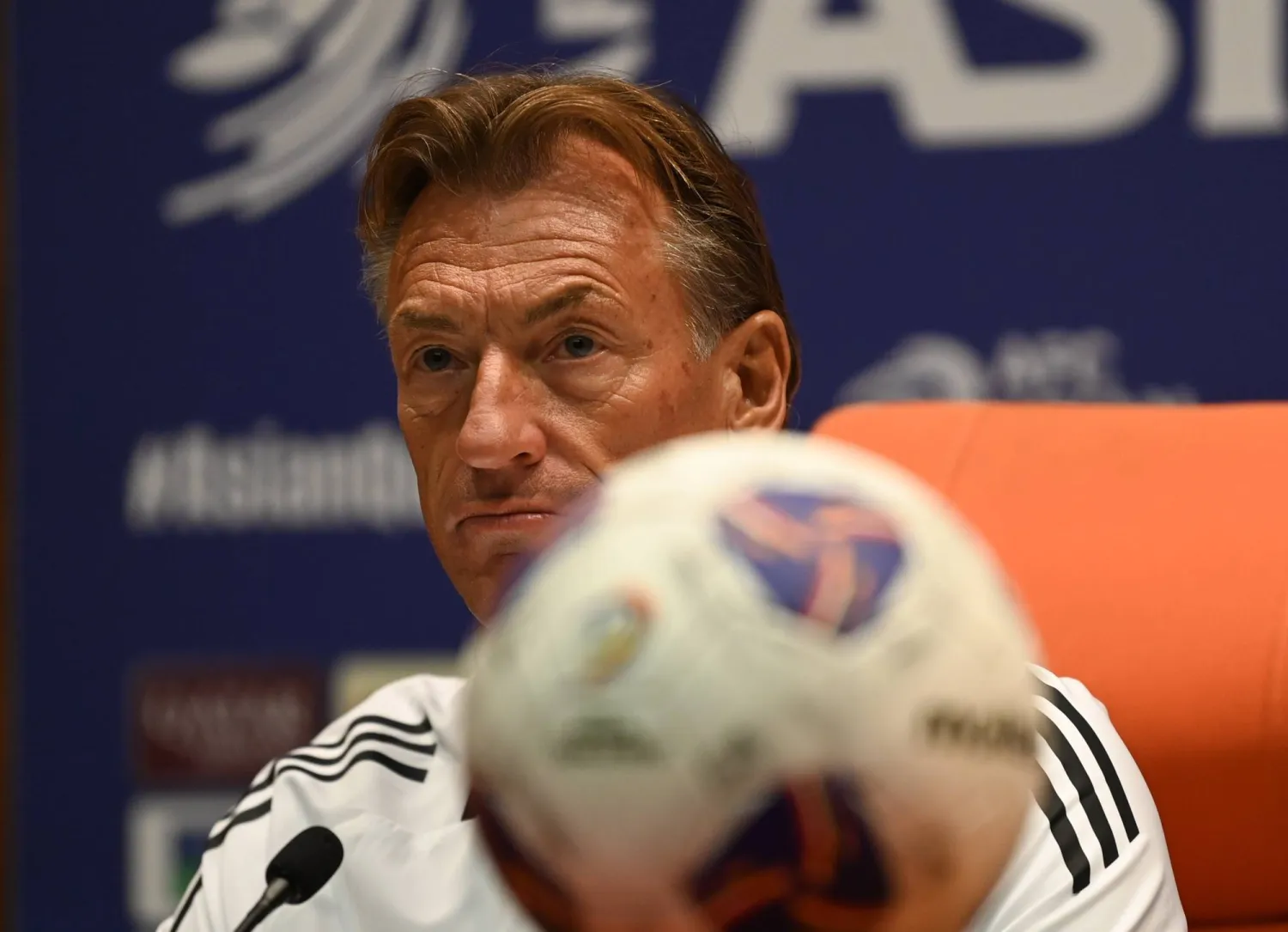 رينارد خلال المؤتمر الصحفي (تصوير: علي خمج)