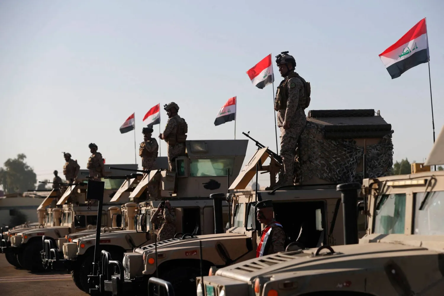 جنود عراقيون خلال جلسة تدريب بإشراف قوات فرنسية في قاعدة التاجي العسكرية شمال بغداد (أ.ف.ب)