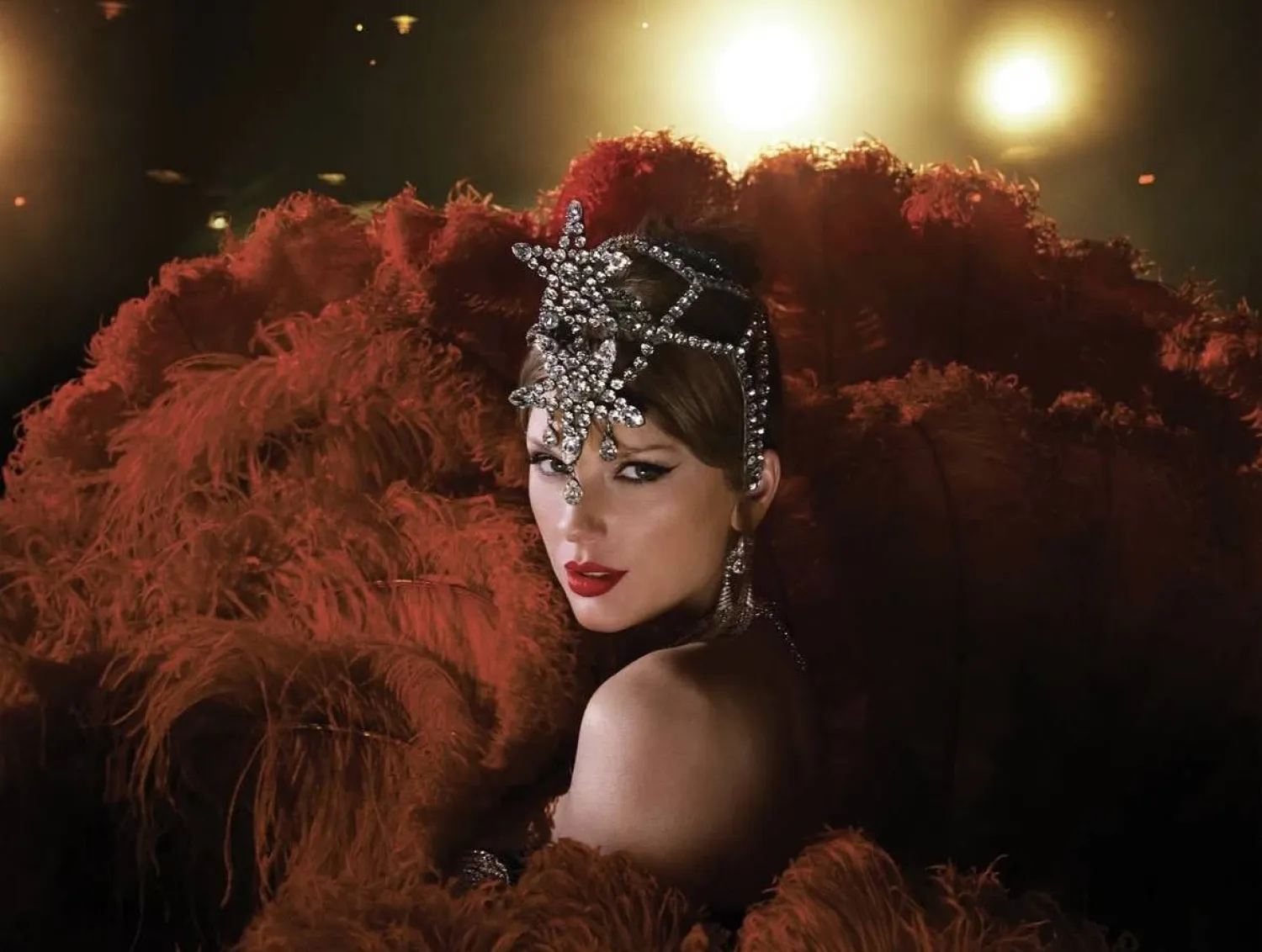 يضم ألبوم تايلور سويفت الجديد 12 أغنية شخصية 5 منها عن علاقتها بخطيبها ترافيس كيلسي (إنستغرام سويفت)