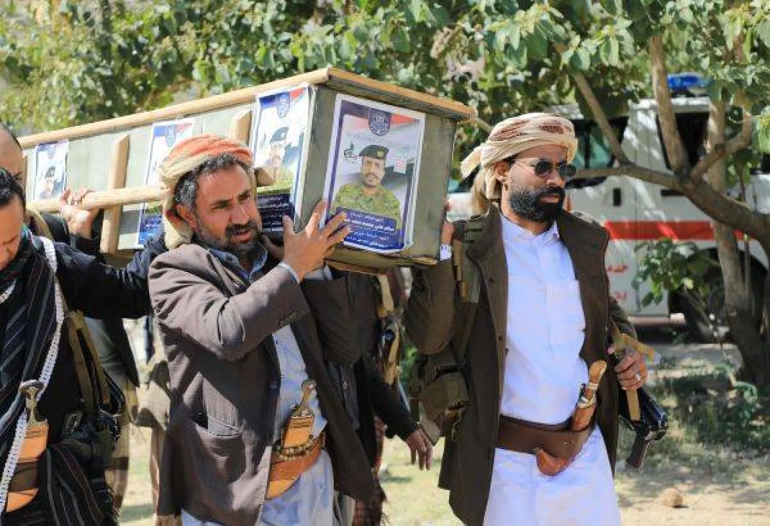 الحوثيون استغلوا الحرب في غزة للزج بآلاف المقاتلين إلى الجبهات (إكس)