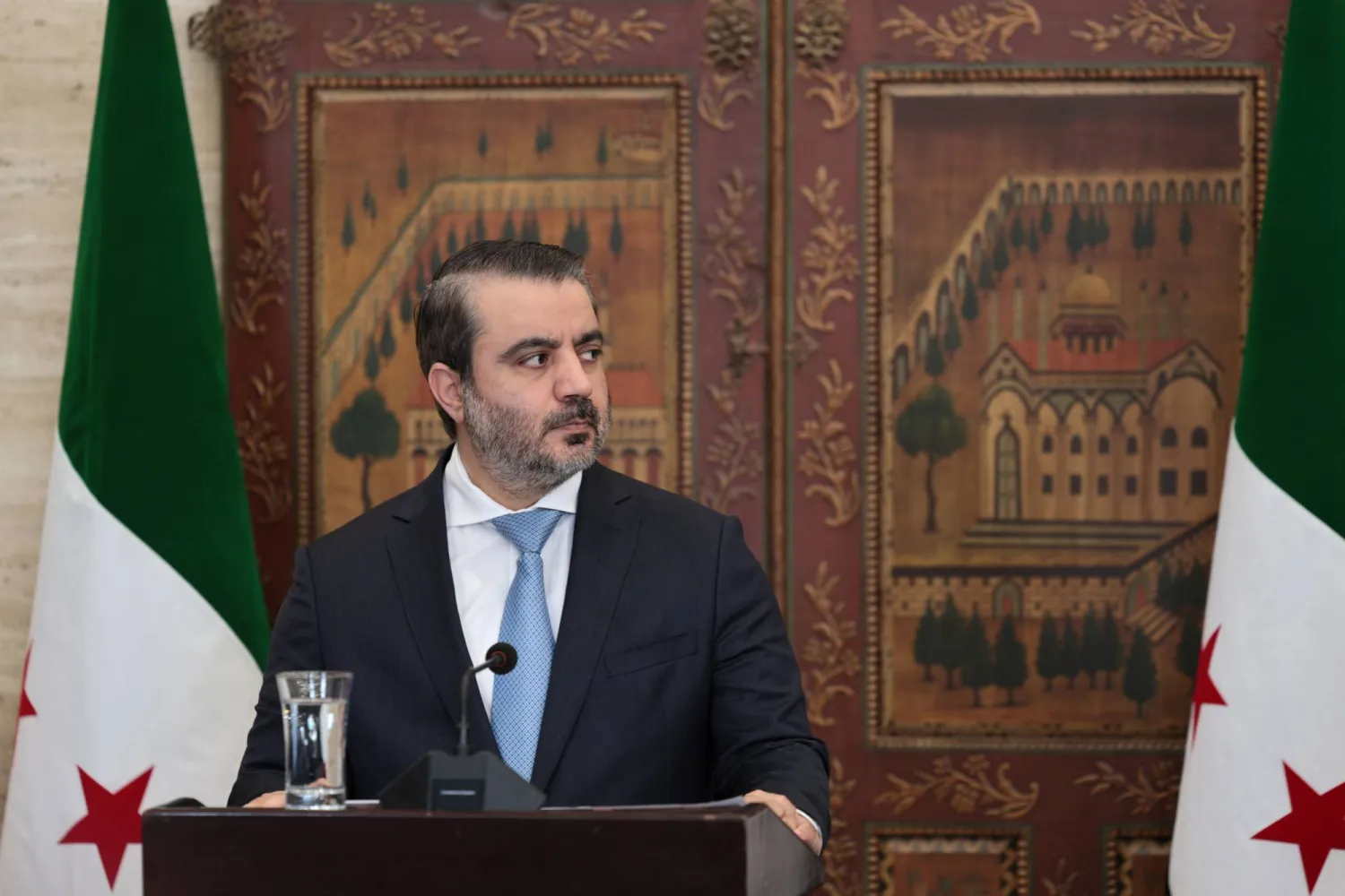 وزير الخارجية السوري أسعد الشيباني خلال مؤتمر صحافي في دمشق 16 سبتمبر 2025 (إ.ب.أ)