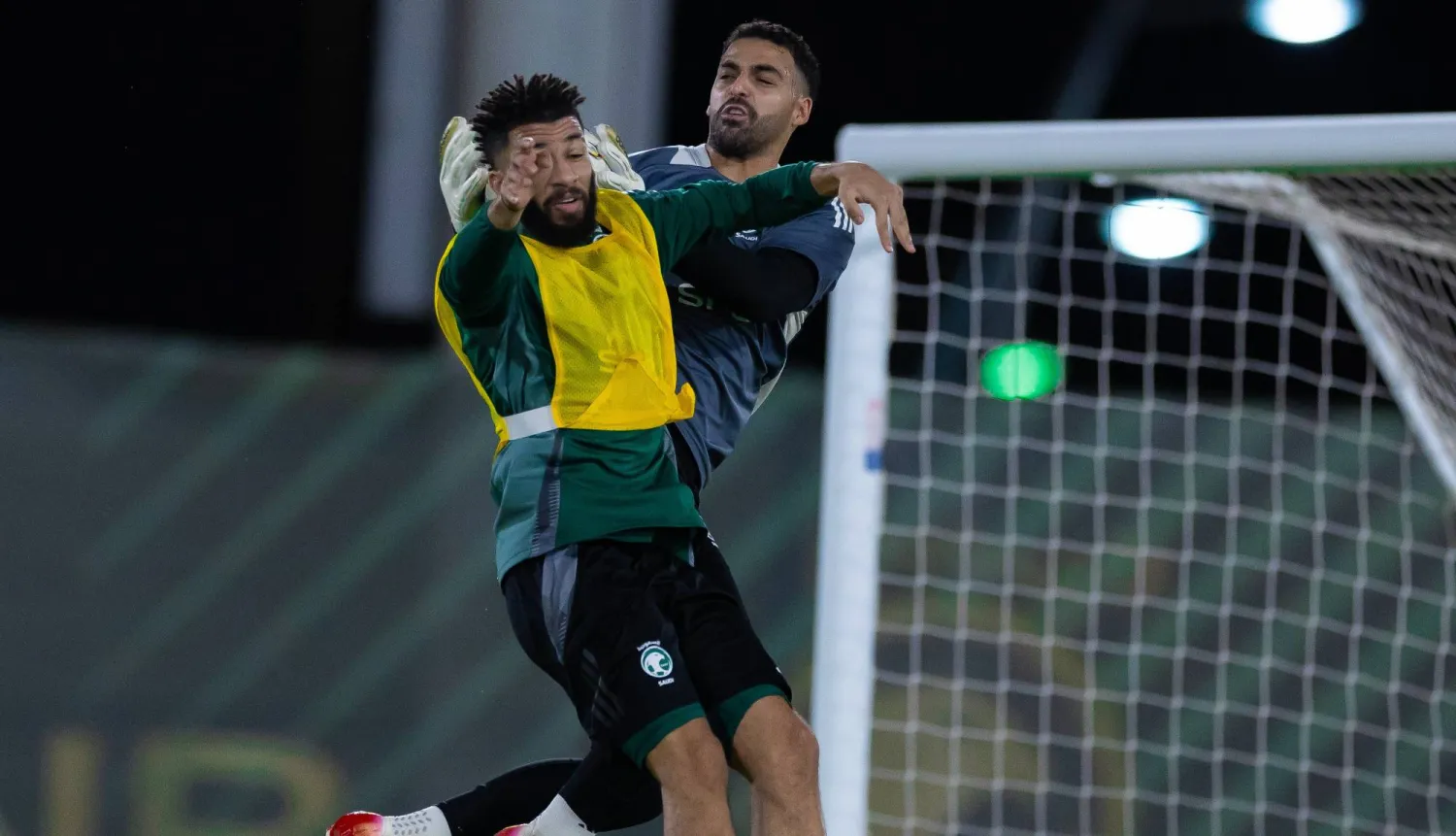 الإصابة اضطرت العبود إلى عدم إكمال المران (المنتخب السعودي)