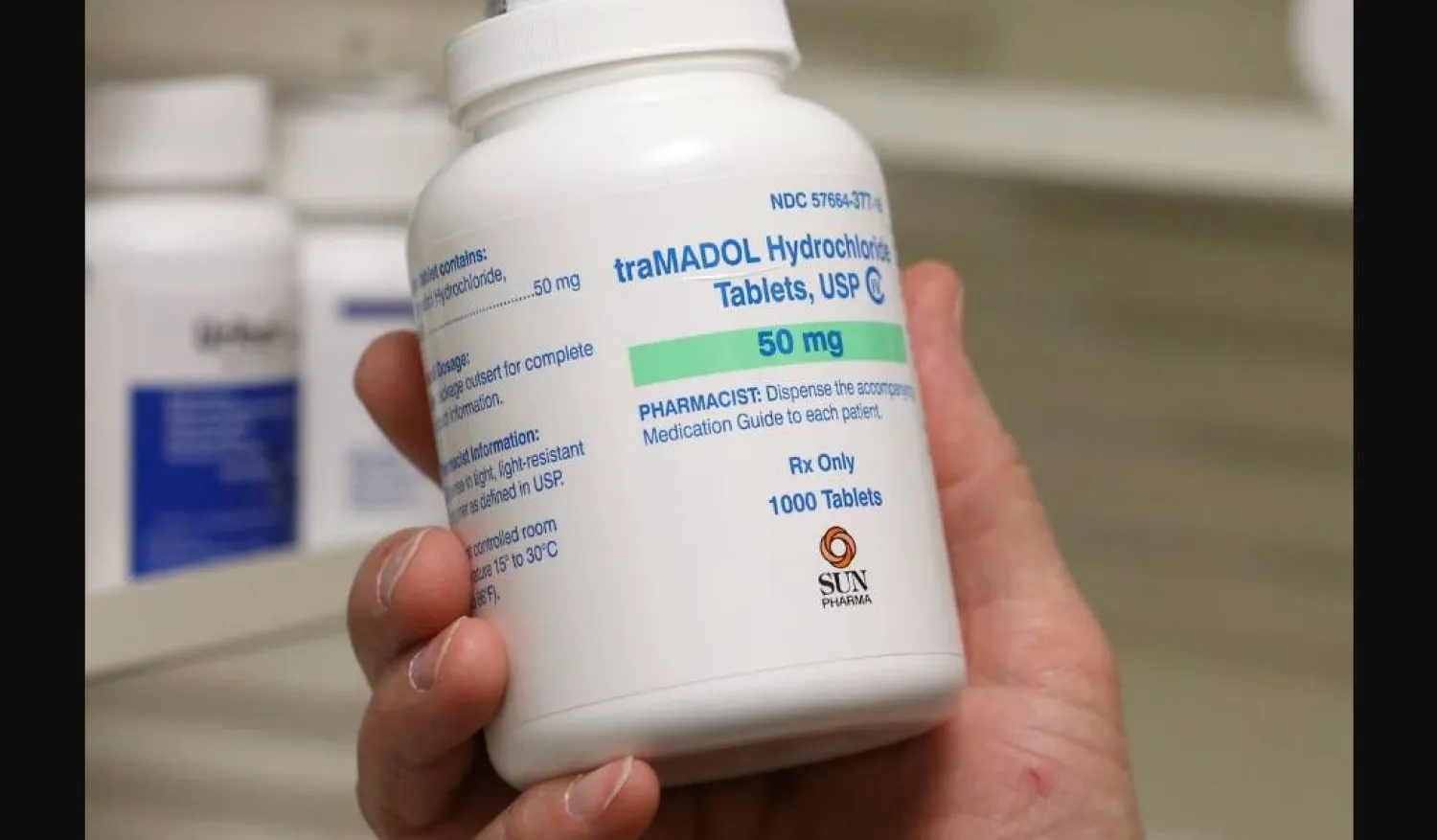«الترامادول» هو أحد مسكنات الألم الأفيونية (رويترز)