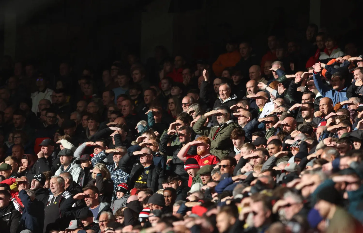 جماهير مان يونايتد تخشى الإقصاء من الملعب الجديد (رويترز)