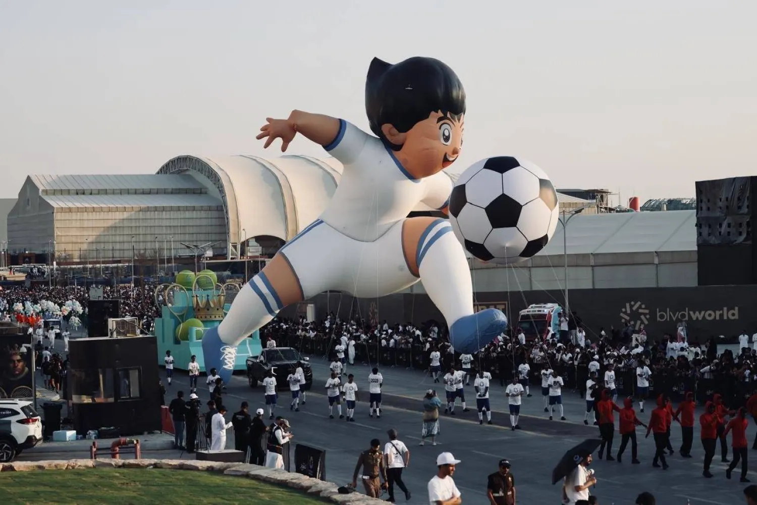 المجسمات الرياضية حاضرة في المسيرة (الشرق الأوسط)