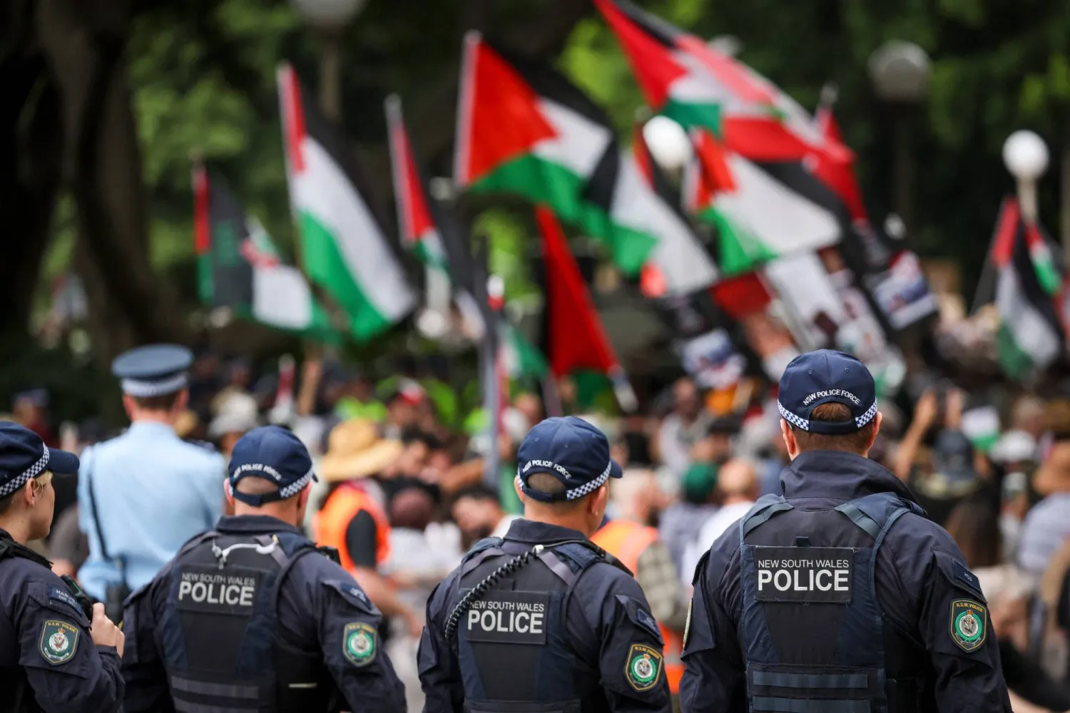 عناصر الشرطة خلال مسيرة سيدني (أ.ب)