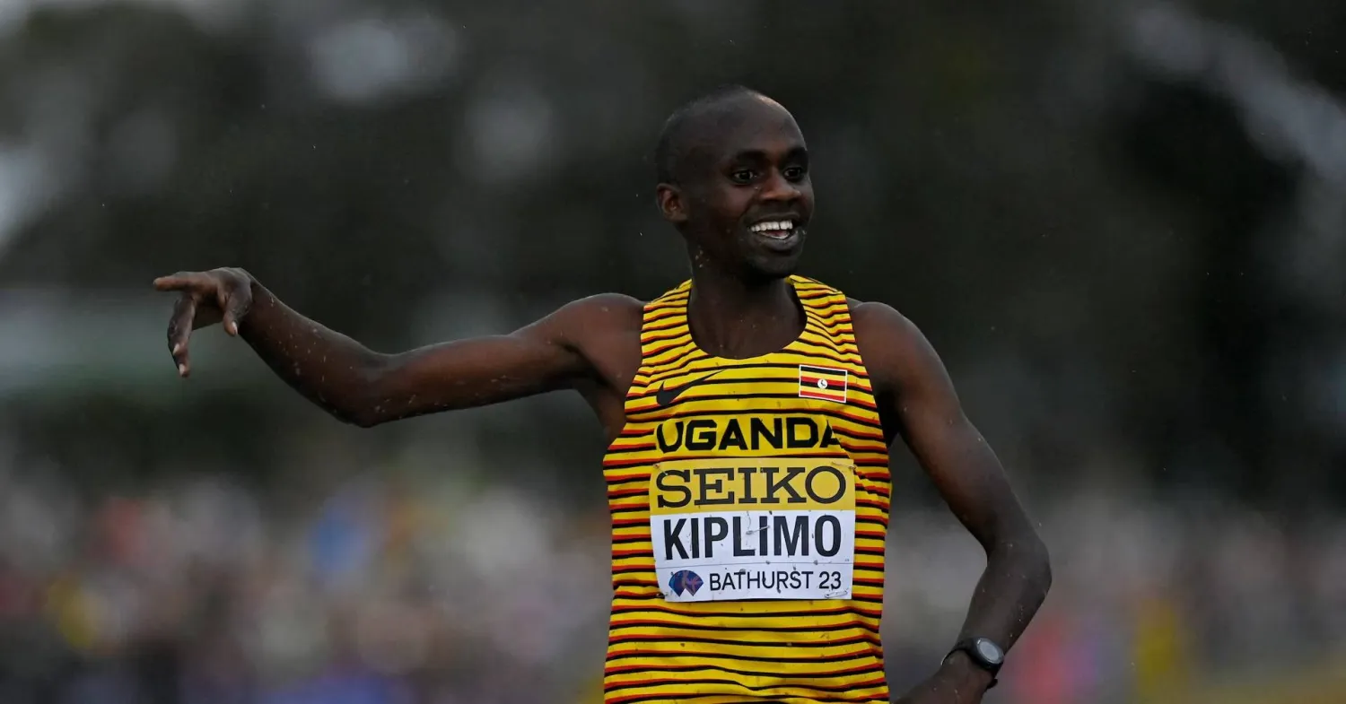 الأوغندي جاكوب كيبليمو بطل ماراثون شيكاغو (رويترز)