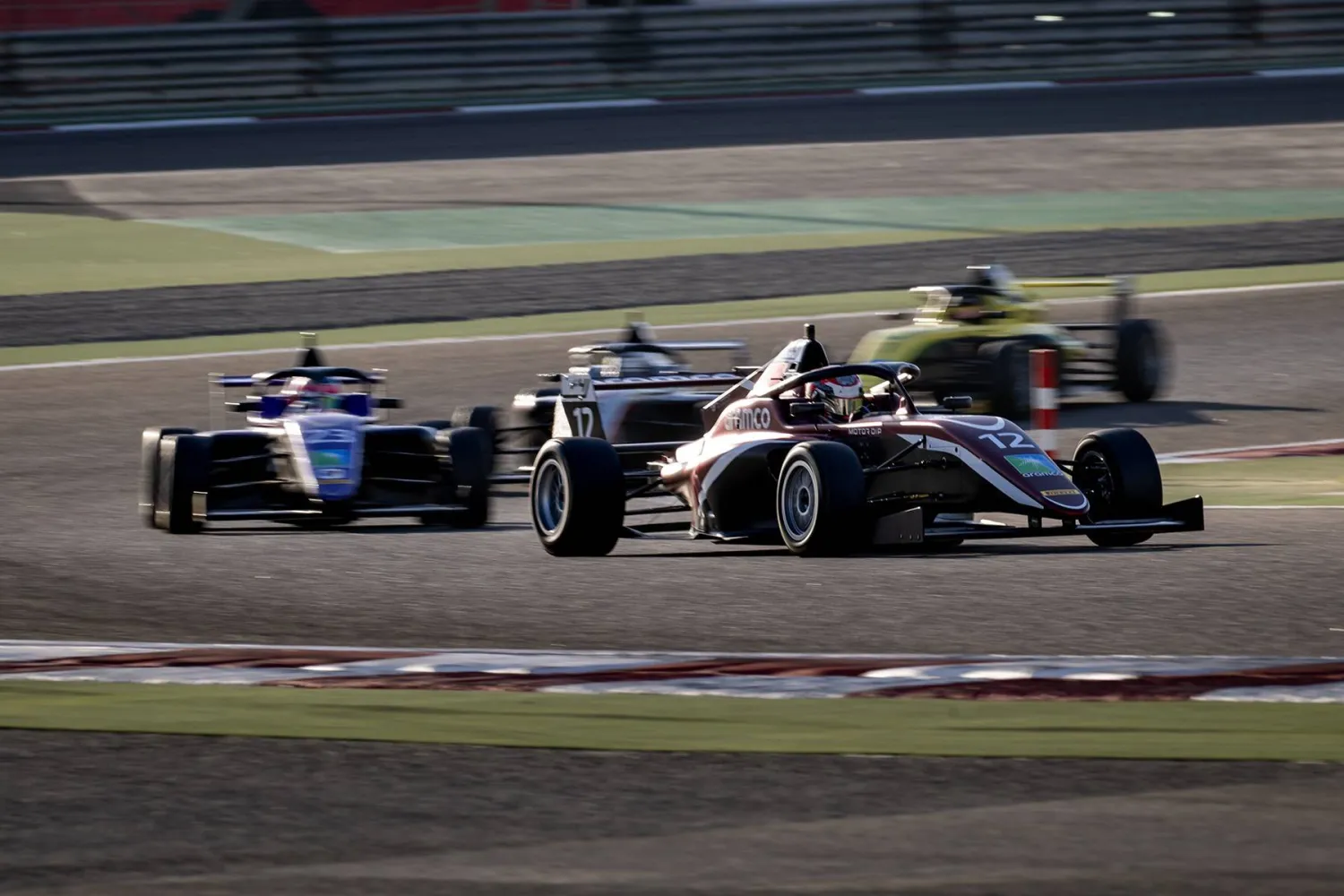 جانب من السباق الذي استضافته حلبة البحرين الدولية (الشرق الأوسط)