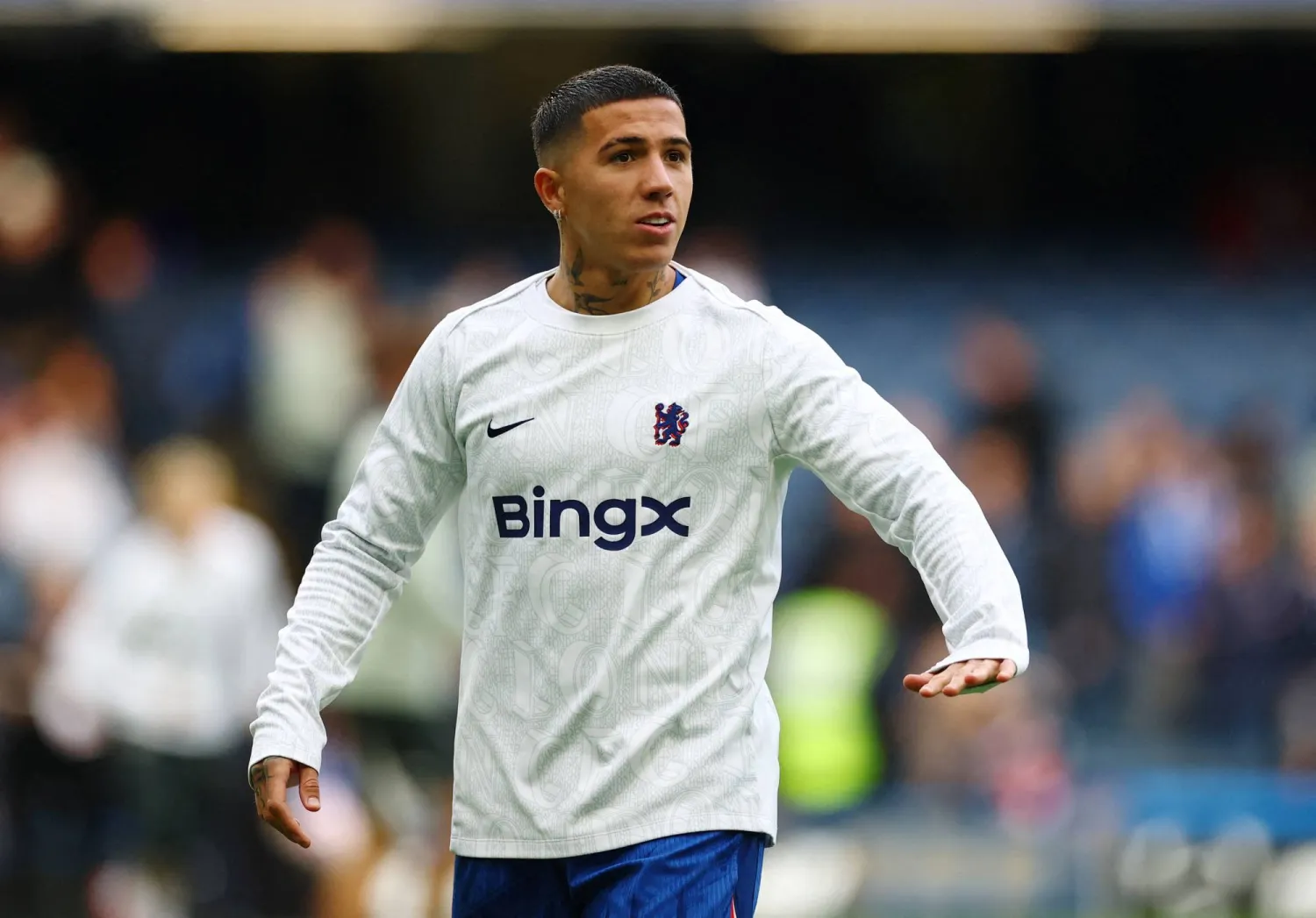 الأرجنتيني إنزو فيرنانديز لاعب تشيلسي (رويترز)