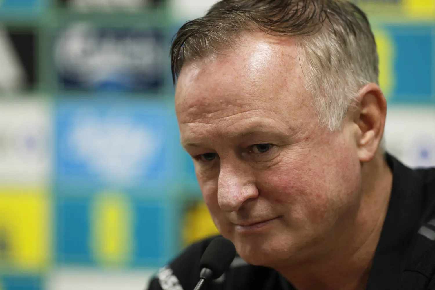 مايكل أونيل مدرب منتخب آيرلندا الشمالية (رويترز)