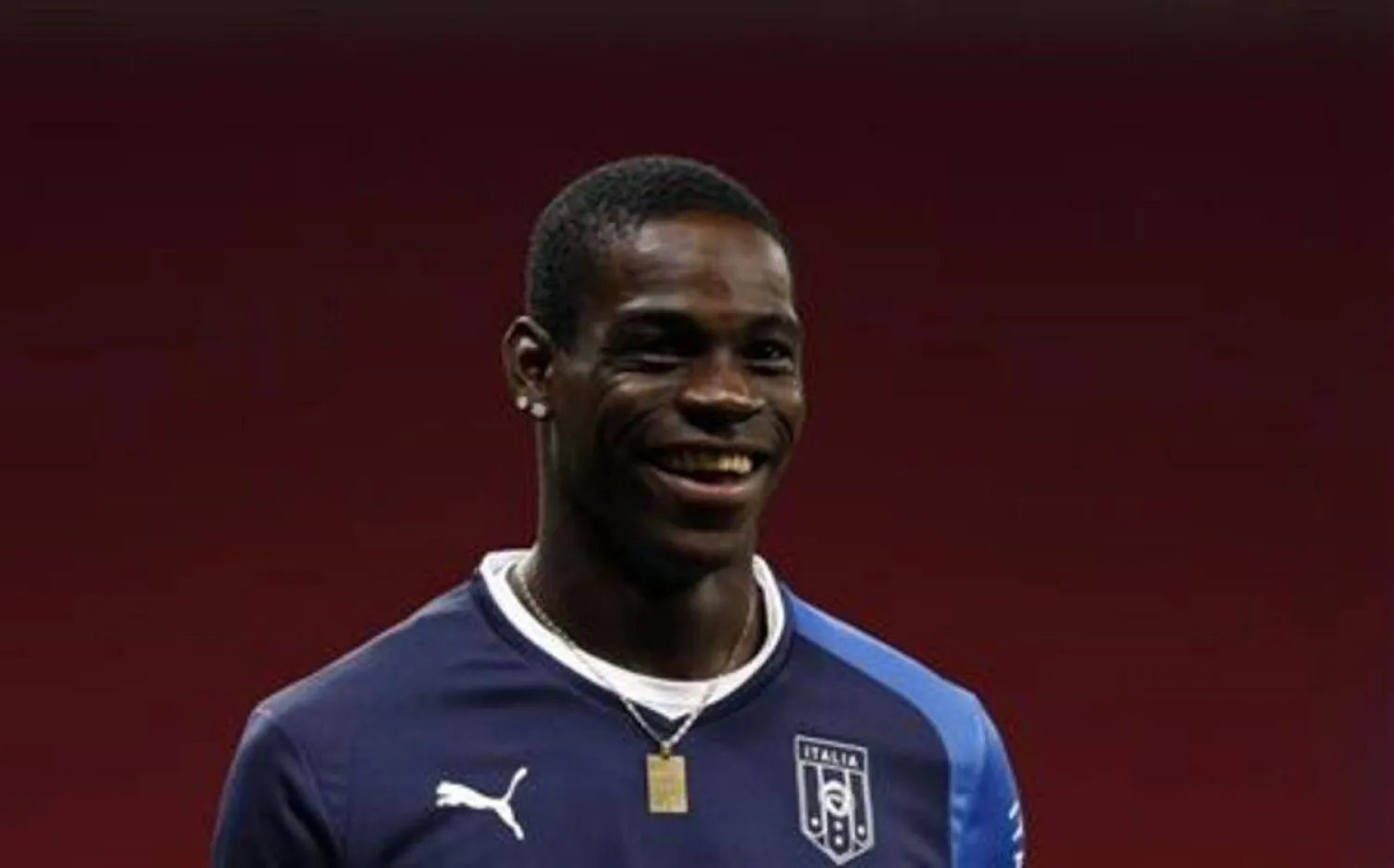 النجم الإيطالي المخضرم ماريو بالوتيلي (رويترز)