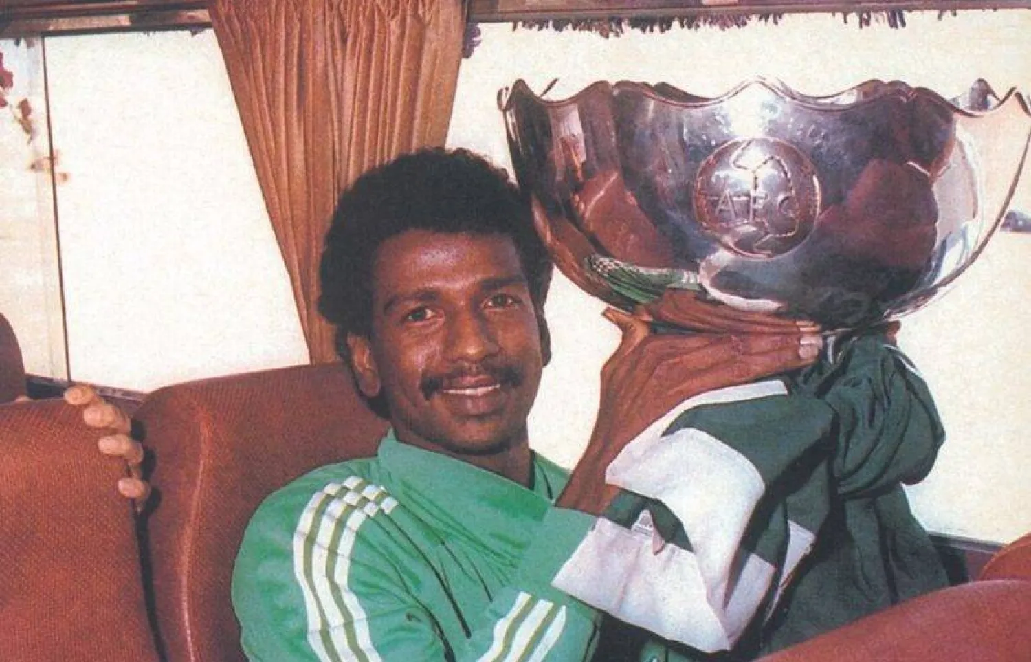 ماجد اقتنص الجائزة الآسيوية ثلاثة مرات نظير إنجازاته التاريخية (الشرق الأوسط)