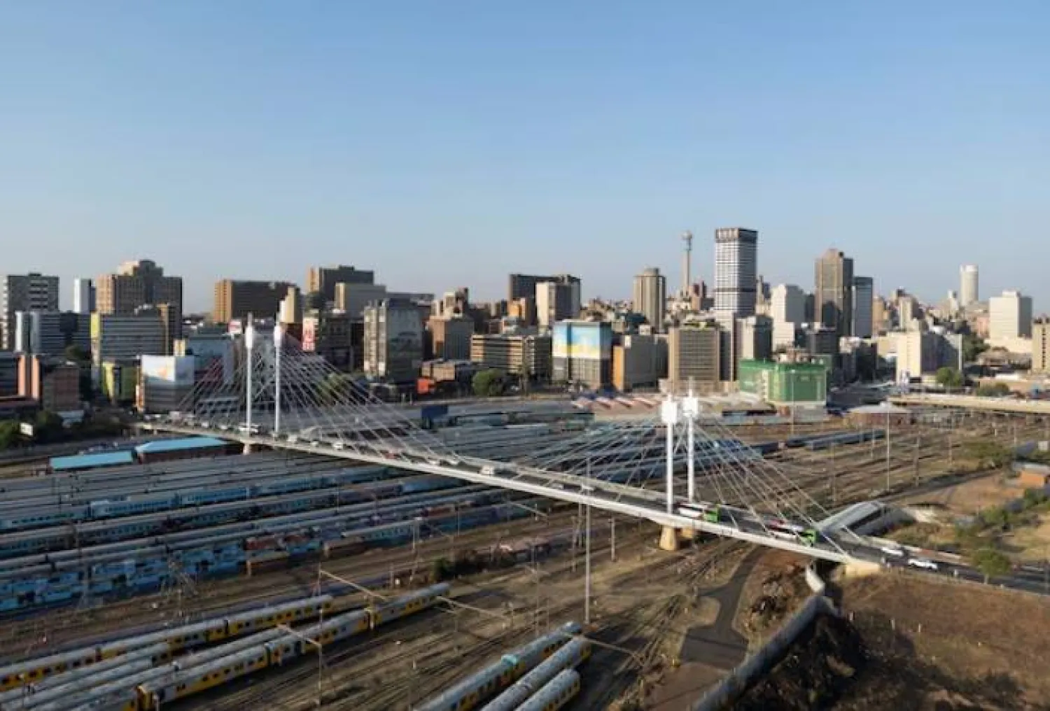 A general view of Nelson Mandela Bridge and the central business district of Johannesburg, South Africa, September 27, 2024. REUTERS/Ihsaan Haffejee/File Photo