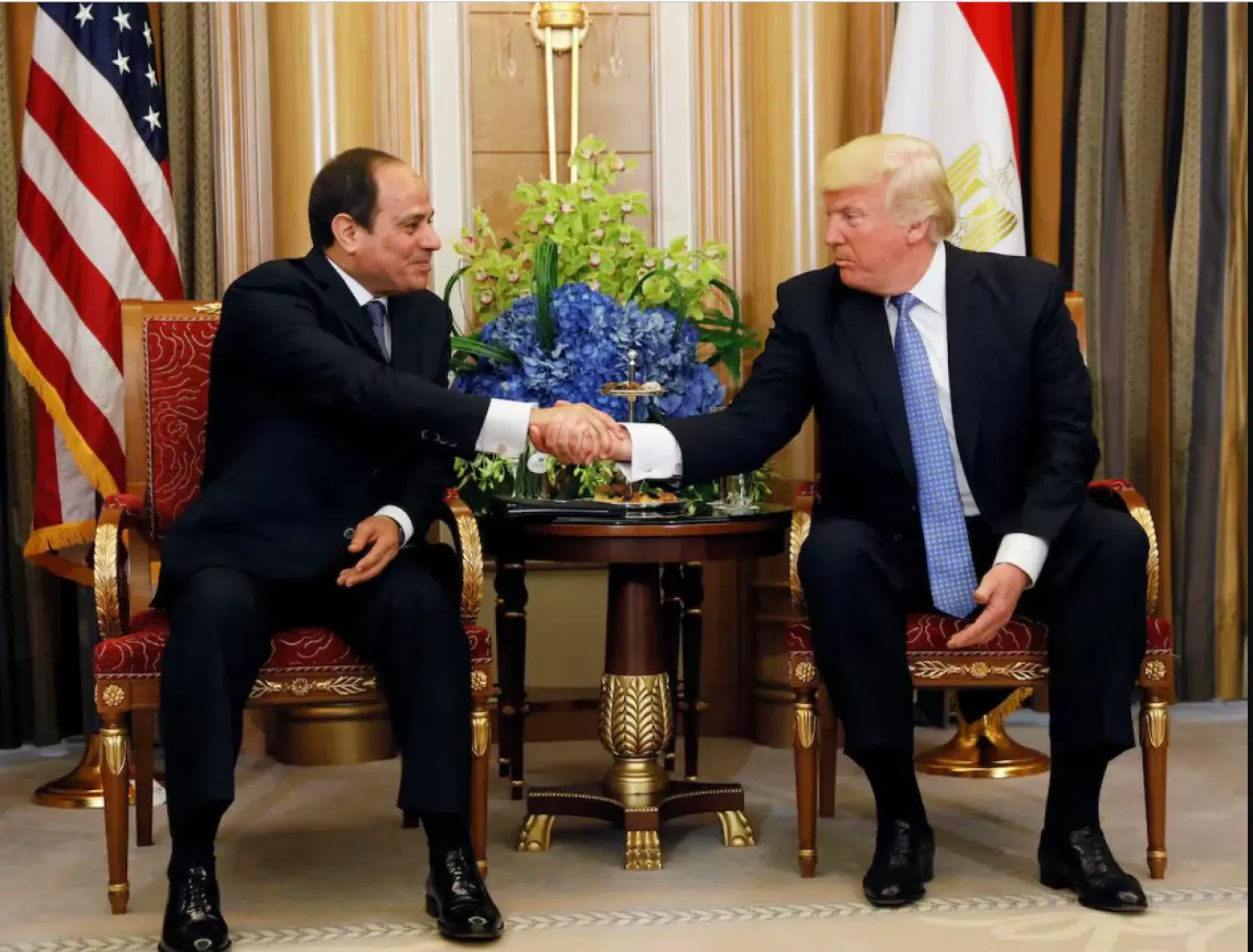 لقاء سابق جمع الرئيس الأميركي دونالد ترمب ونظيره المصري عبد الفتاح السيسي (أرشيفية - رويترز)