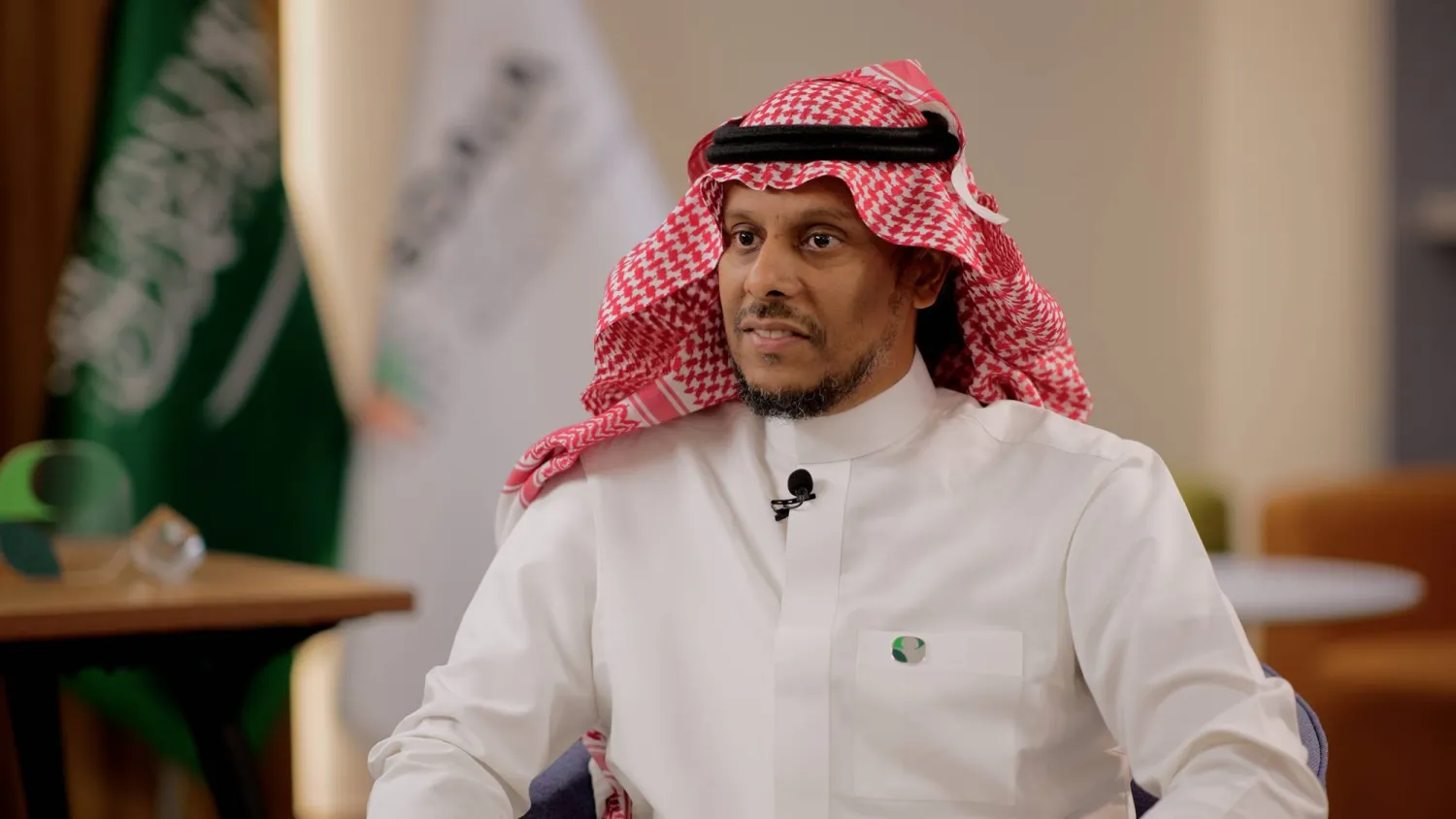 المهندس صالح مصيباح كشف أن تطبيق «توكلنا» بدأ بالفعل في نسخته المُحدَّثة الأخيرة استخدام عدد من تقنيات الذكاء الاصطناعي لاقتراح الخدمات للمستخدم (تصوير: تركي العقيلي)