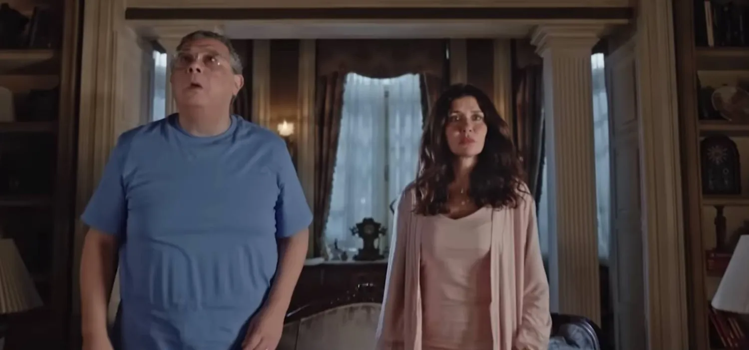 ماجد الكدواني وغادة عادل في لقطة من فيلم «فيها إيه يعني» (الشركة المنتجة)