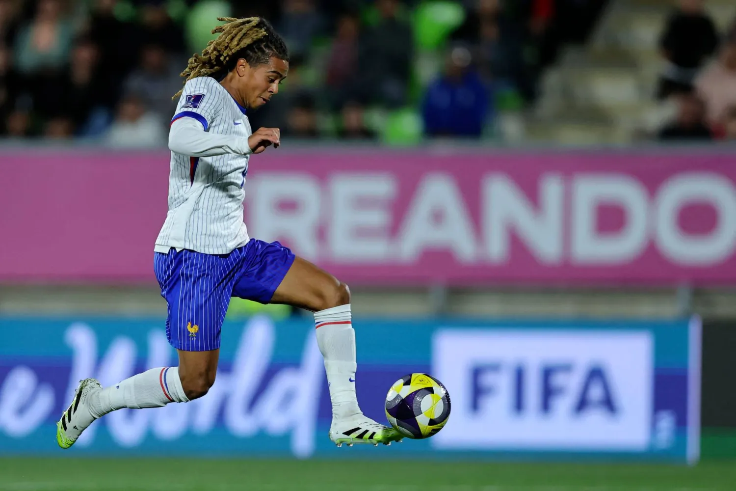 الفرنسي سايمون بوابري يتألق في مونديال الشباب (أ.ف.ب)